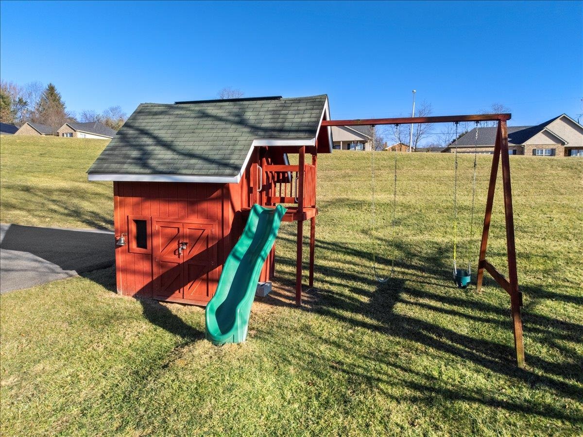 325 Colin Reid Pass NW Christiansburg VA 24073