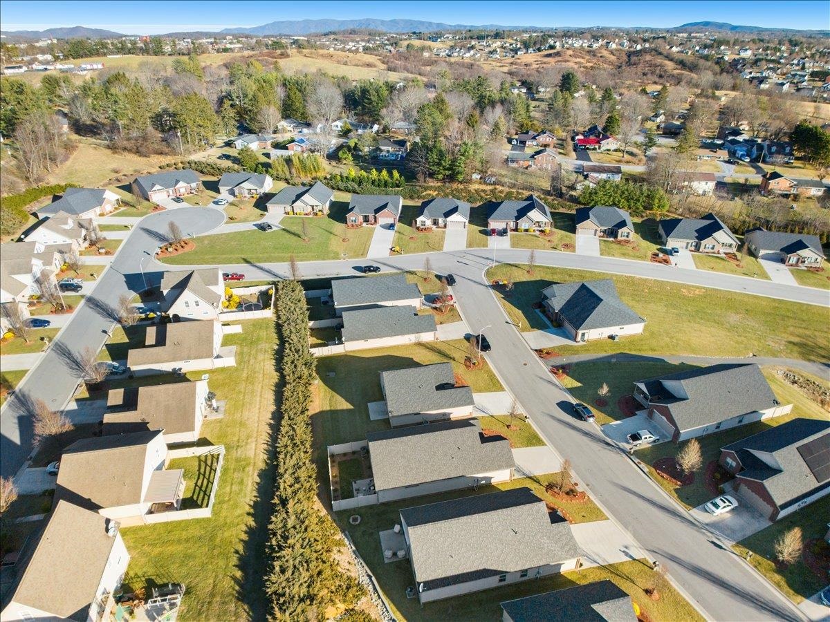 325 Colin Reid Pass NW Christiansburg VA 24073