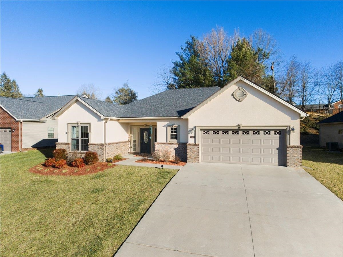 325 Colin Reid Pass NW Christiansburg VA 24073