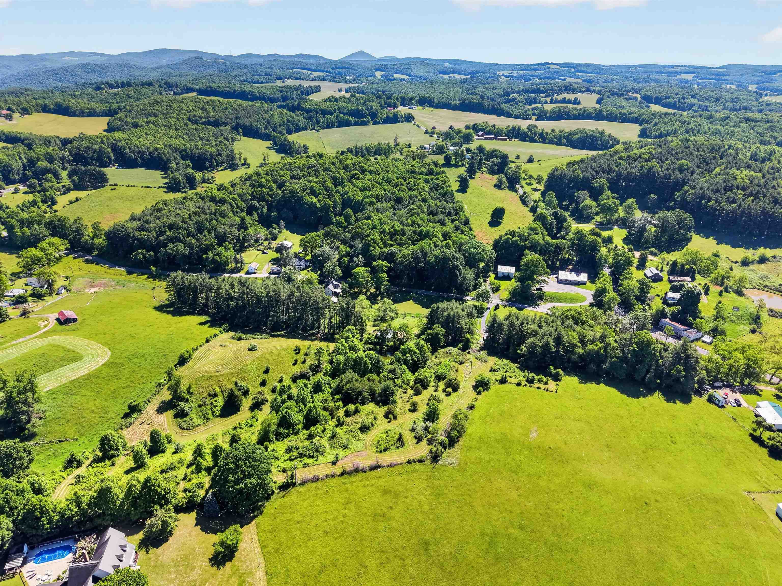 176 Shawsville Pike Check VA 24072