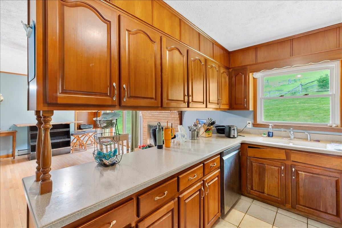 5912 Baptist Hollow Road Hiwassee VA 24347