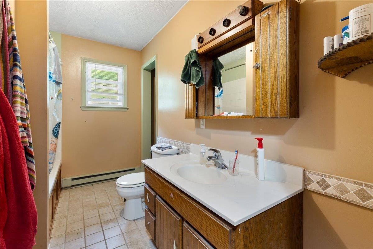 5912 Baptist Hollow Road Hiwassee VA 24347