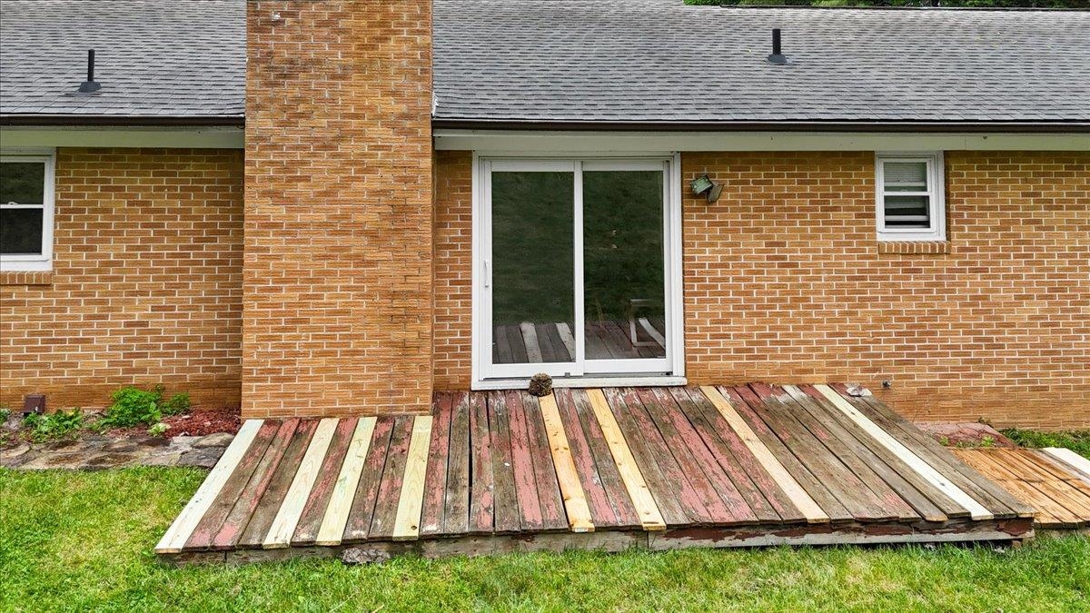 5912 Baptist Hollow Road Hiwassee VA 24347