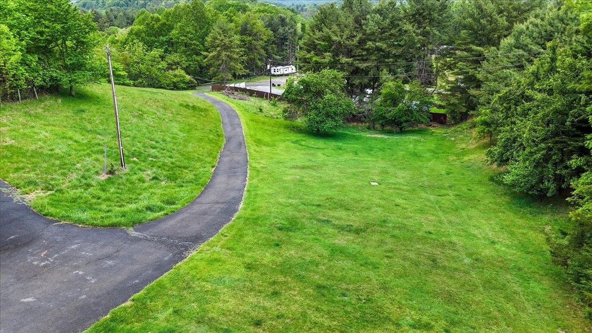 5912 Baptist Hollow Road Hiwassee VA 24347