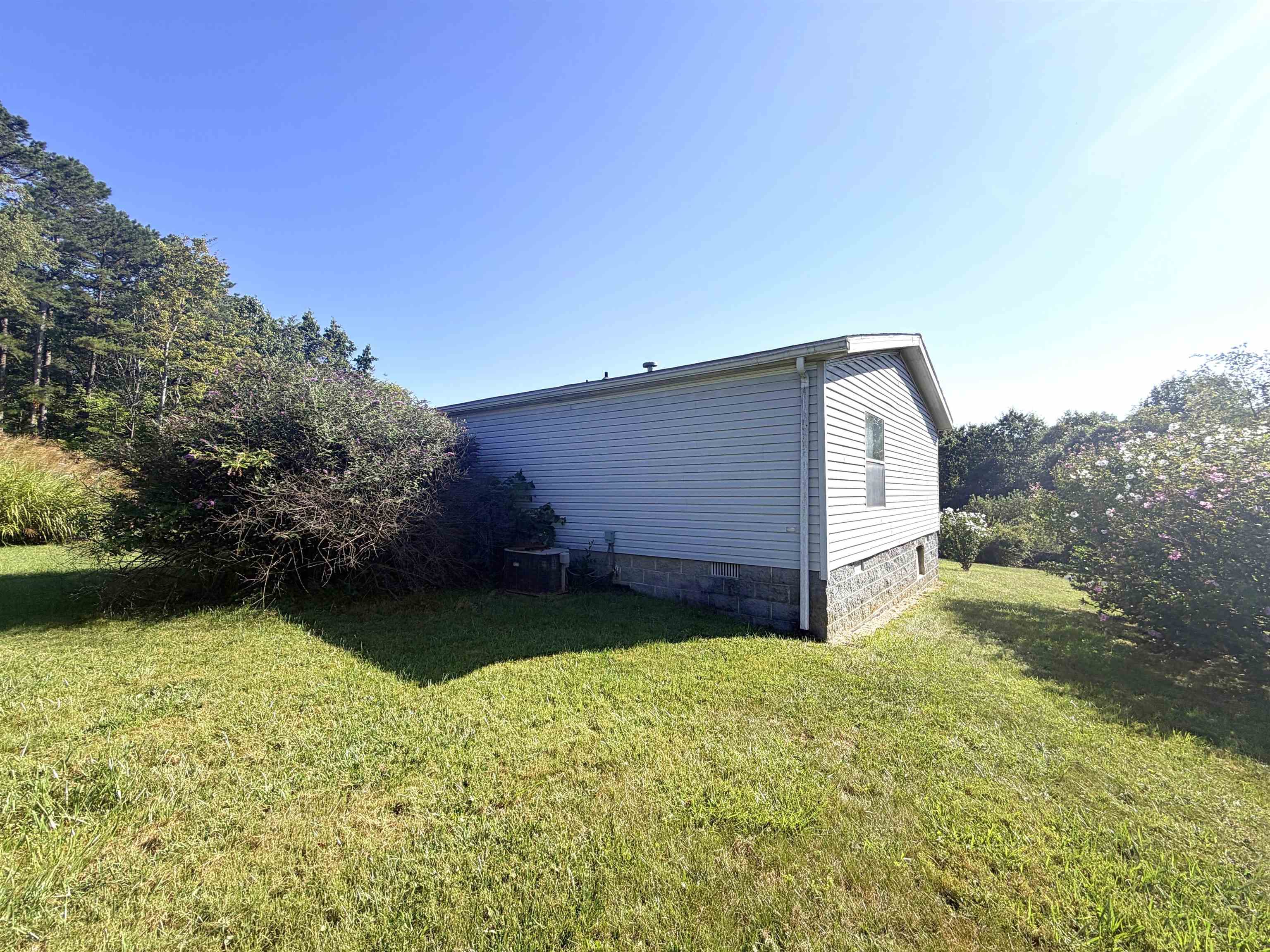 5703 Blue Springs Road Hiwassee VA 24347