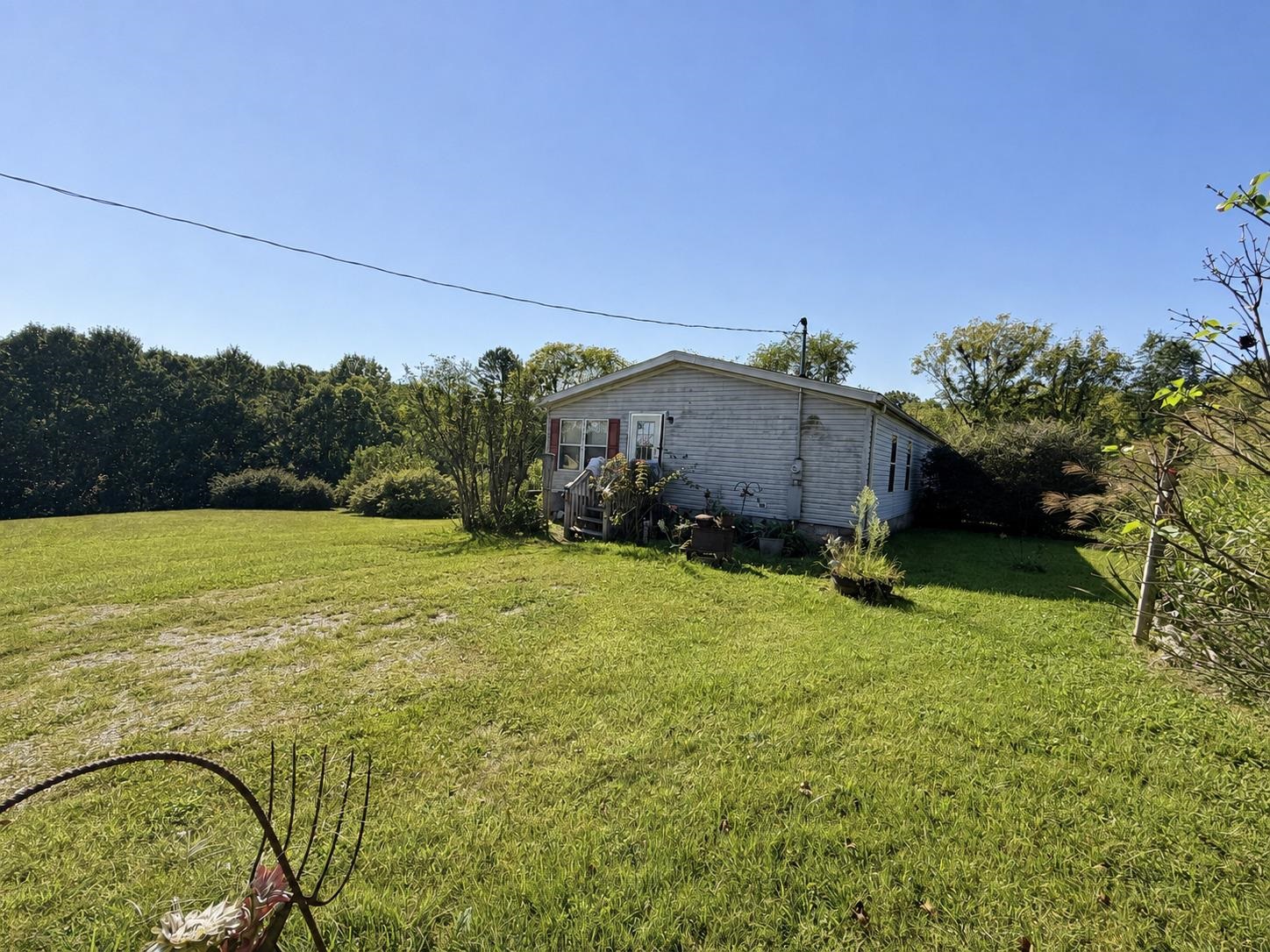 5703 Blue Springs Road Hiwassee VA 24347