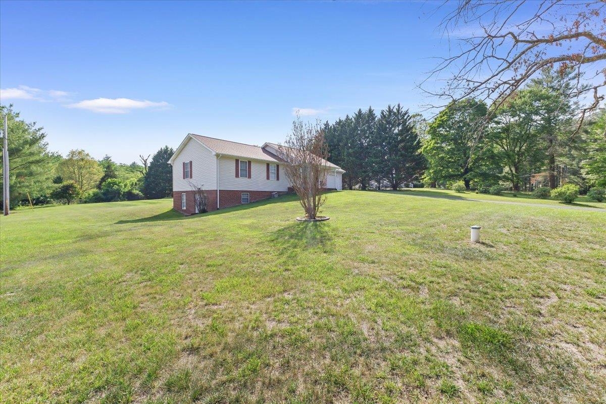 4110 Flatwoods Road Elliston VA 24087