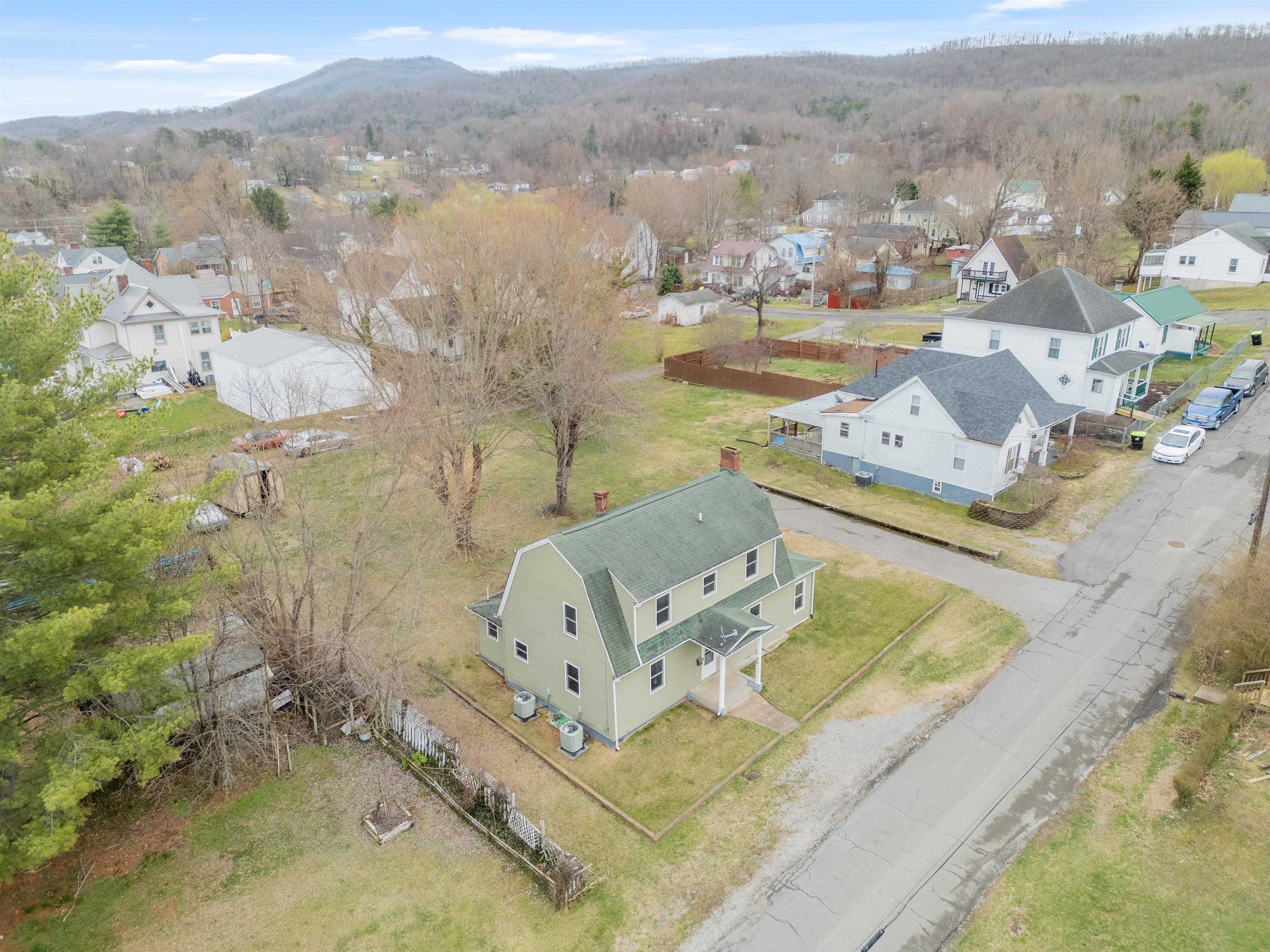 129 Cliff Street Pulaski VA 24301