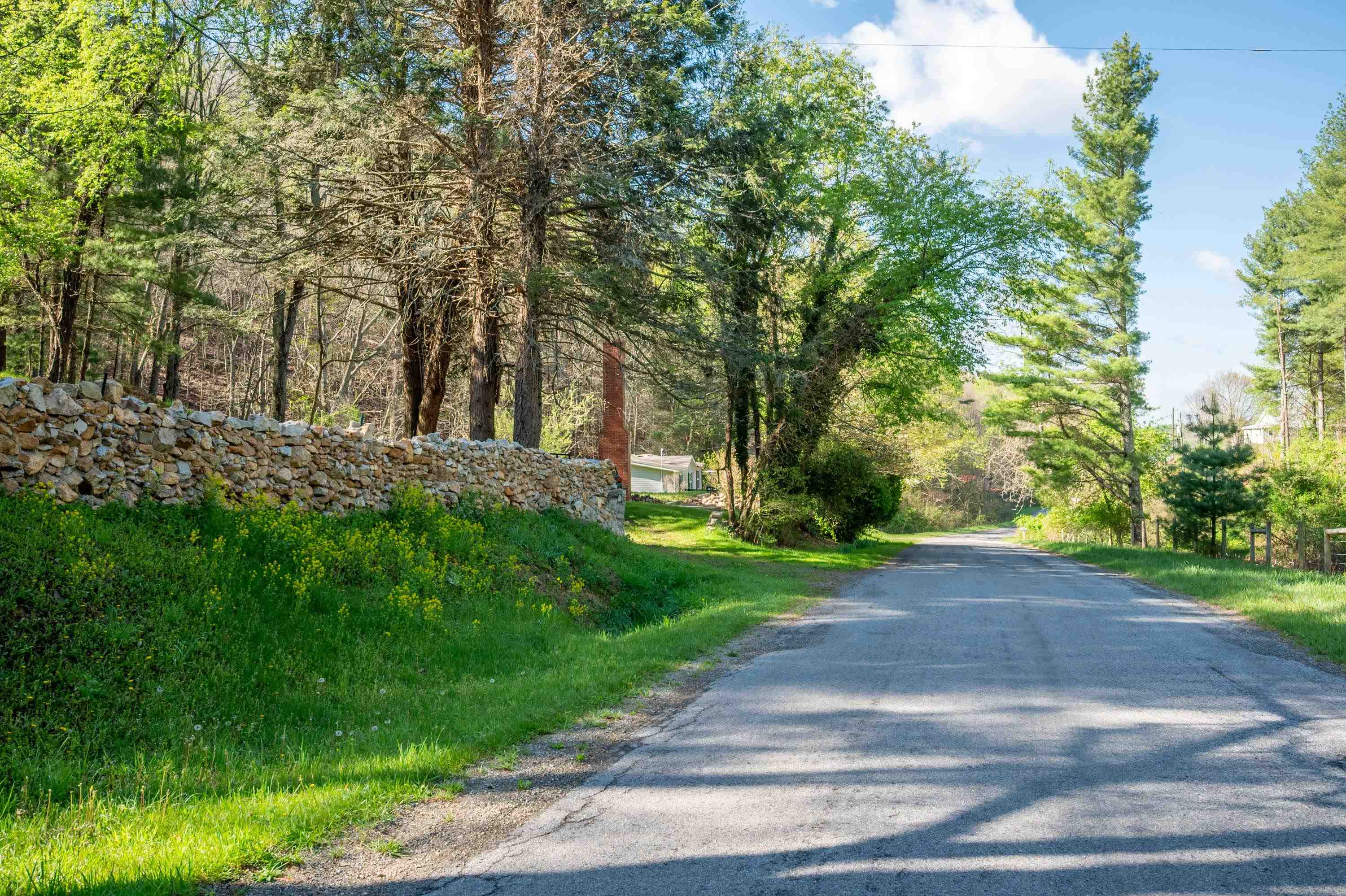 1625 Hollandsworth Road NW Indian Valley VA 24105
