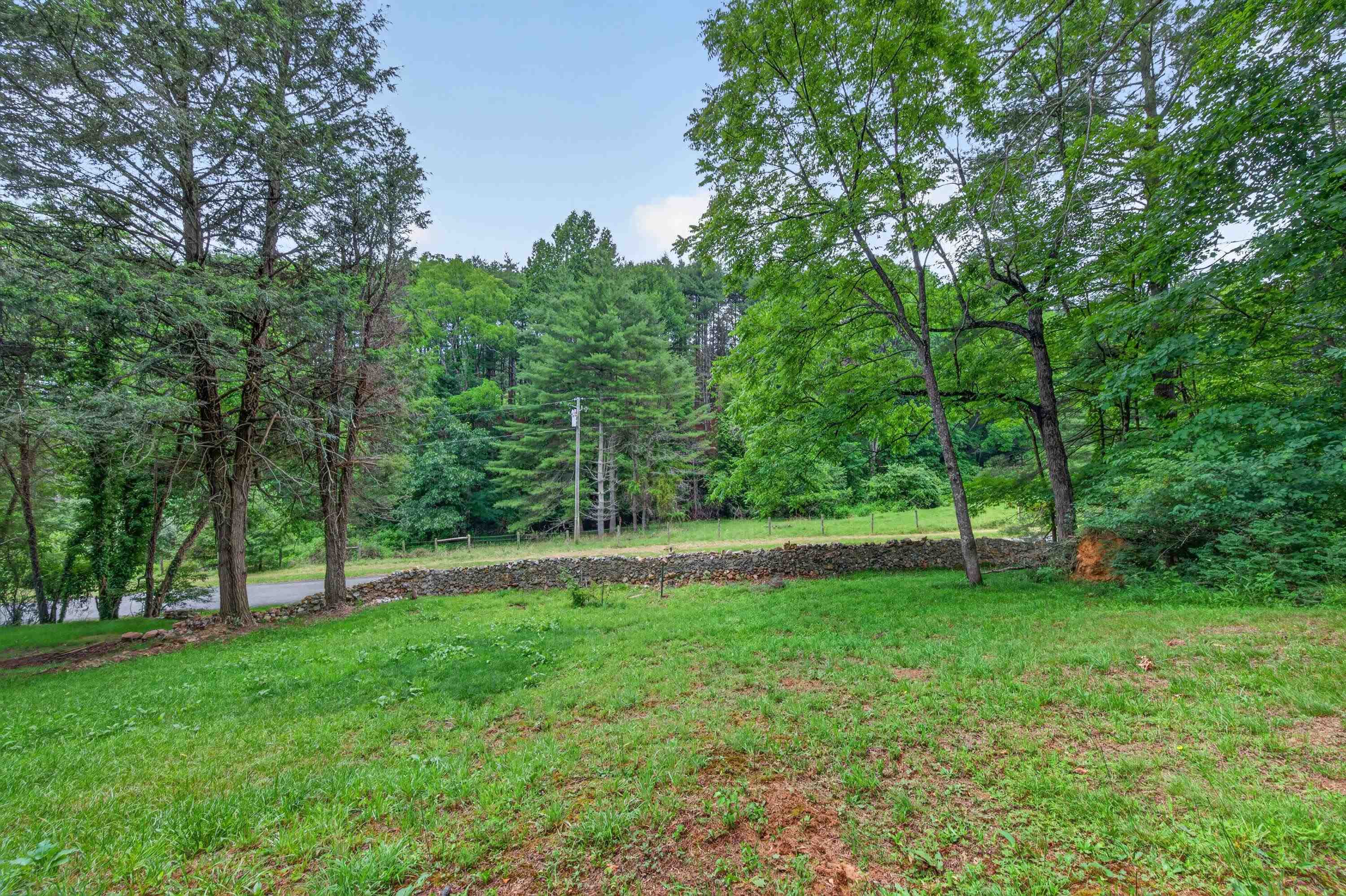 1625 Hollandsworth Road NW Indian Valley VA 24105