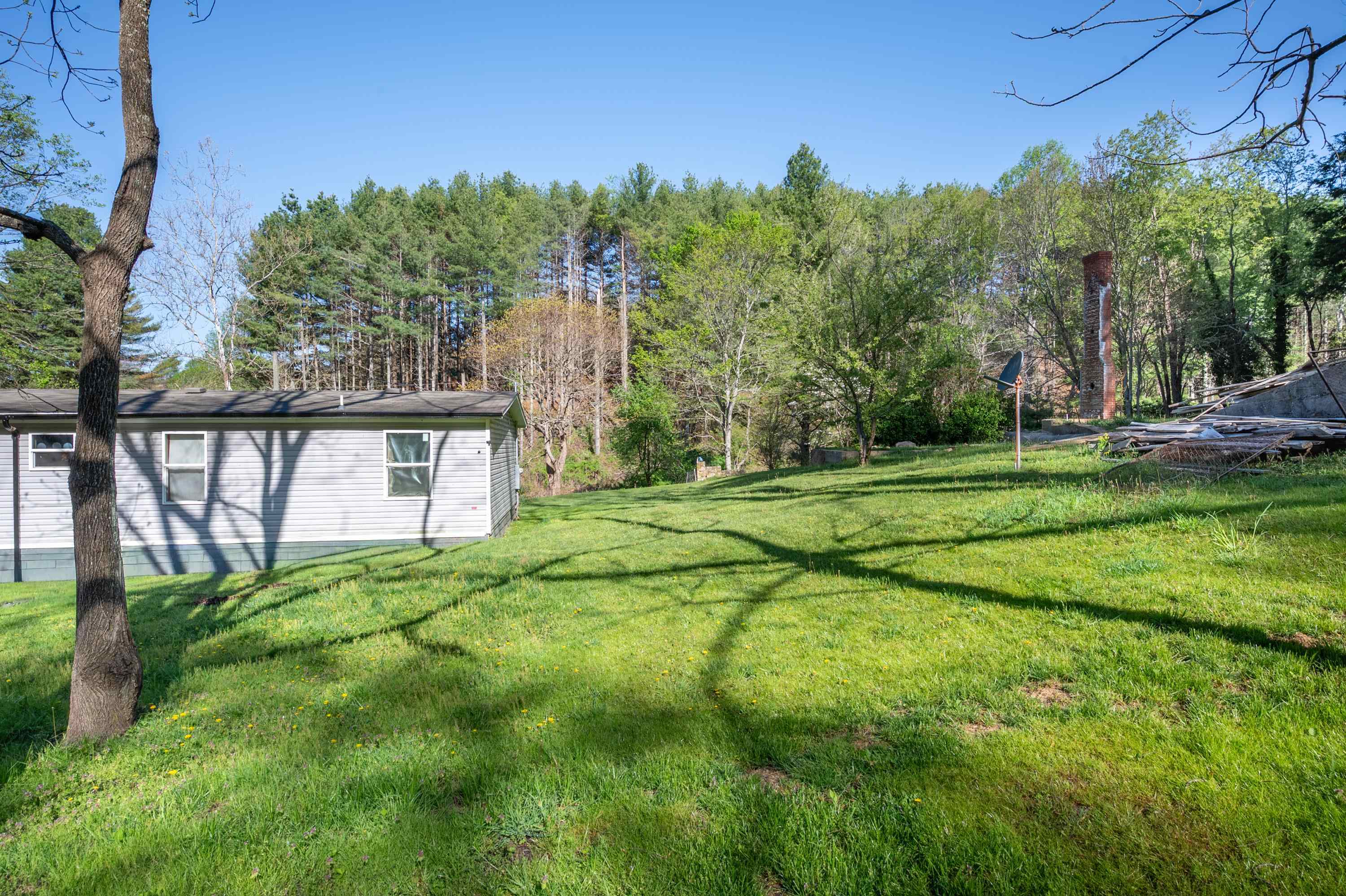 1625 Hollandsworth Road NW Indian Valley VA 24105