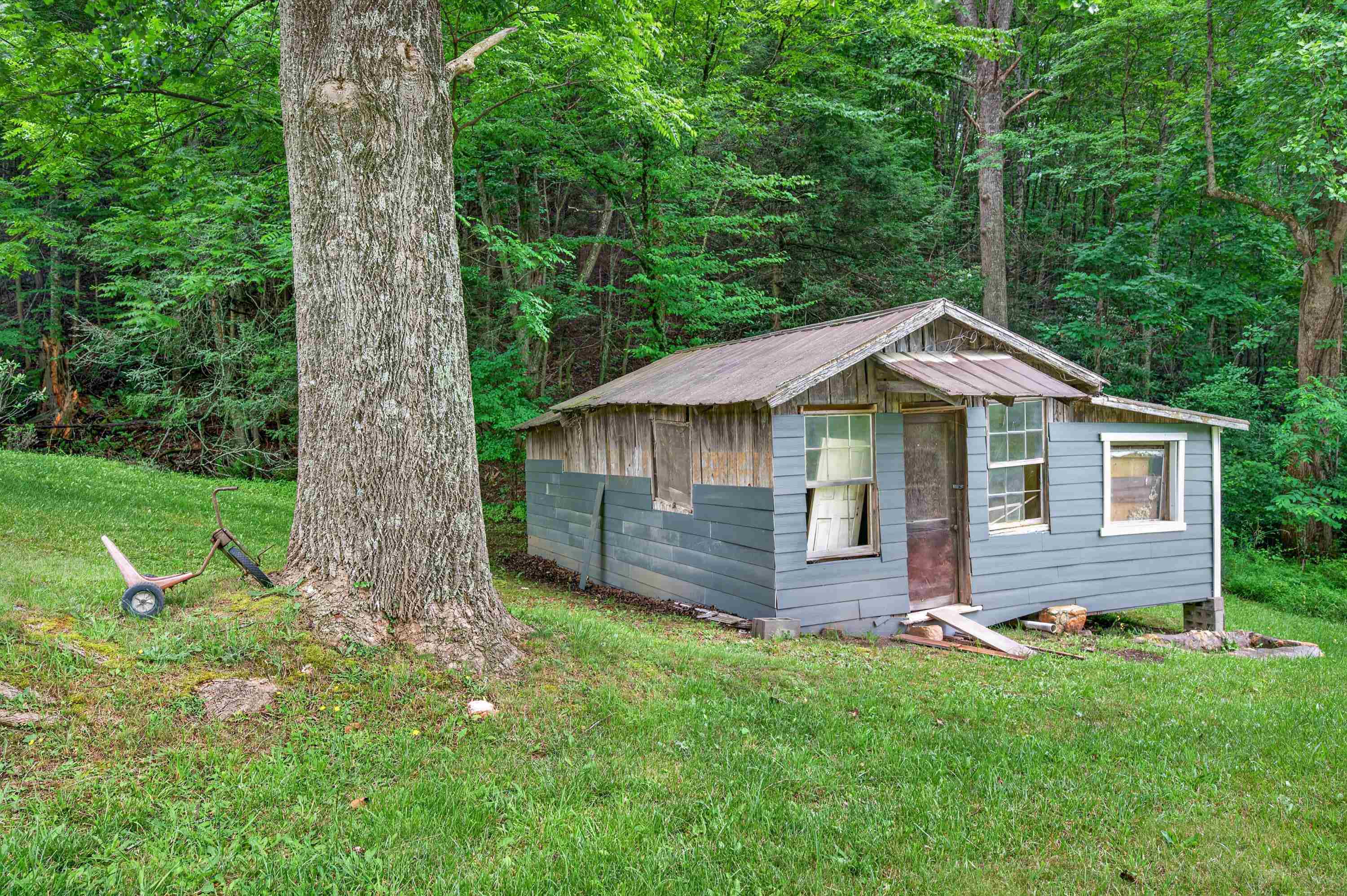 1625 Hollandsworth Road NW Indian Valley VA 24105