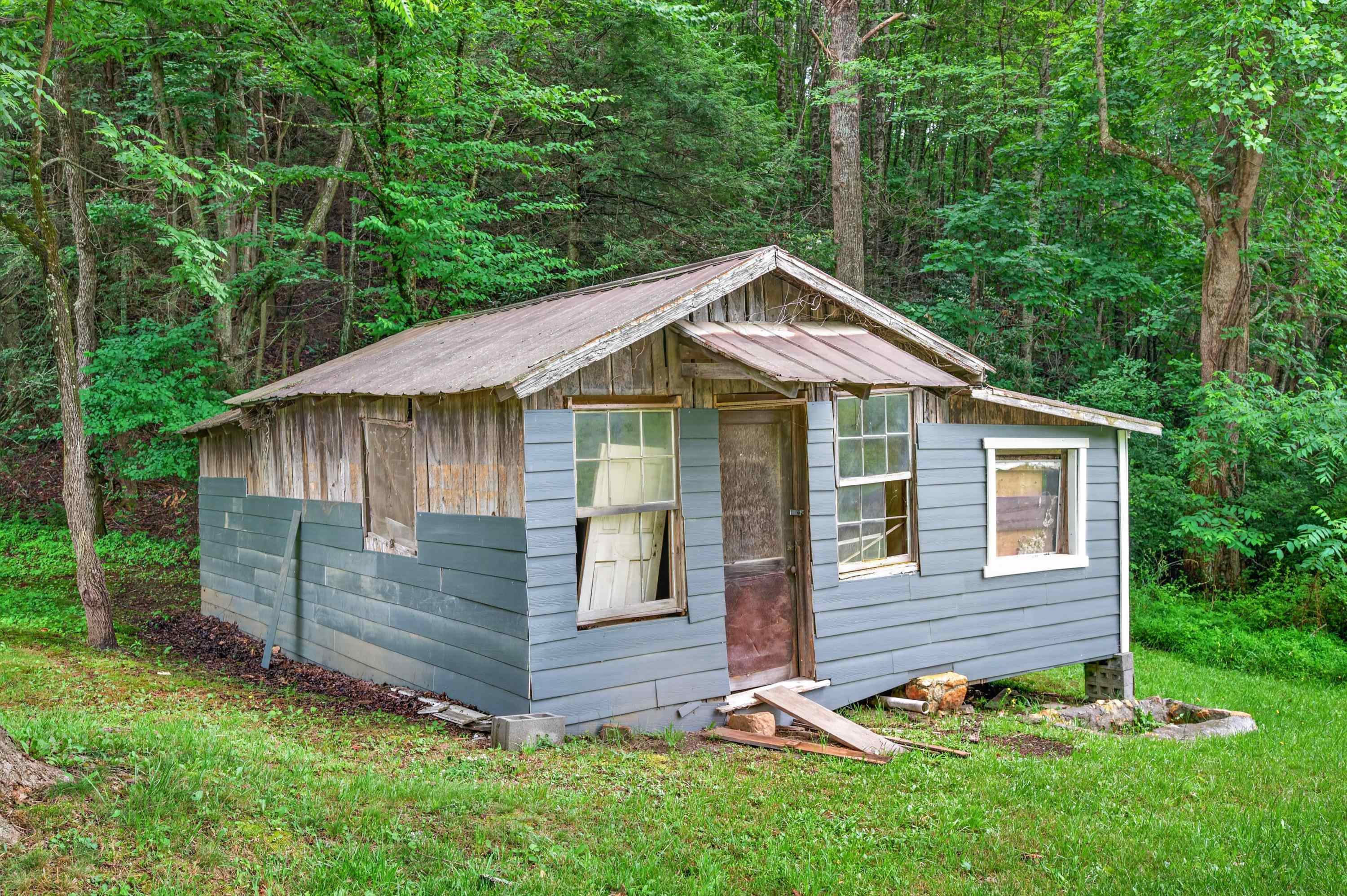 1625 Hollandsworth Road NW Indian Valley VA 24105