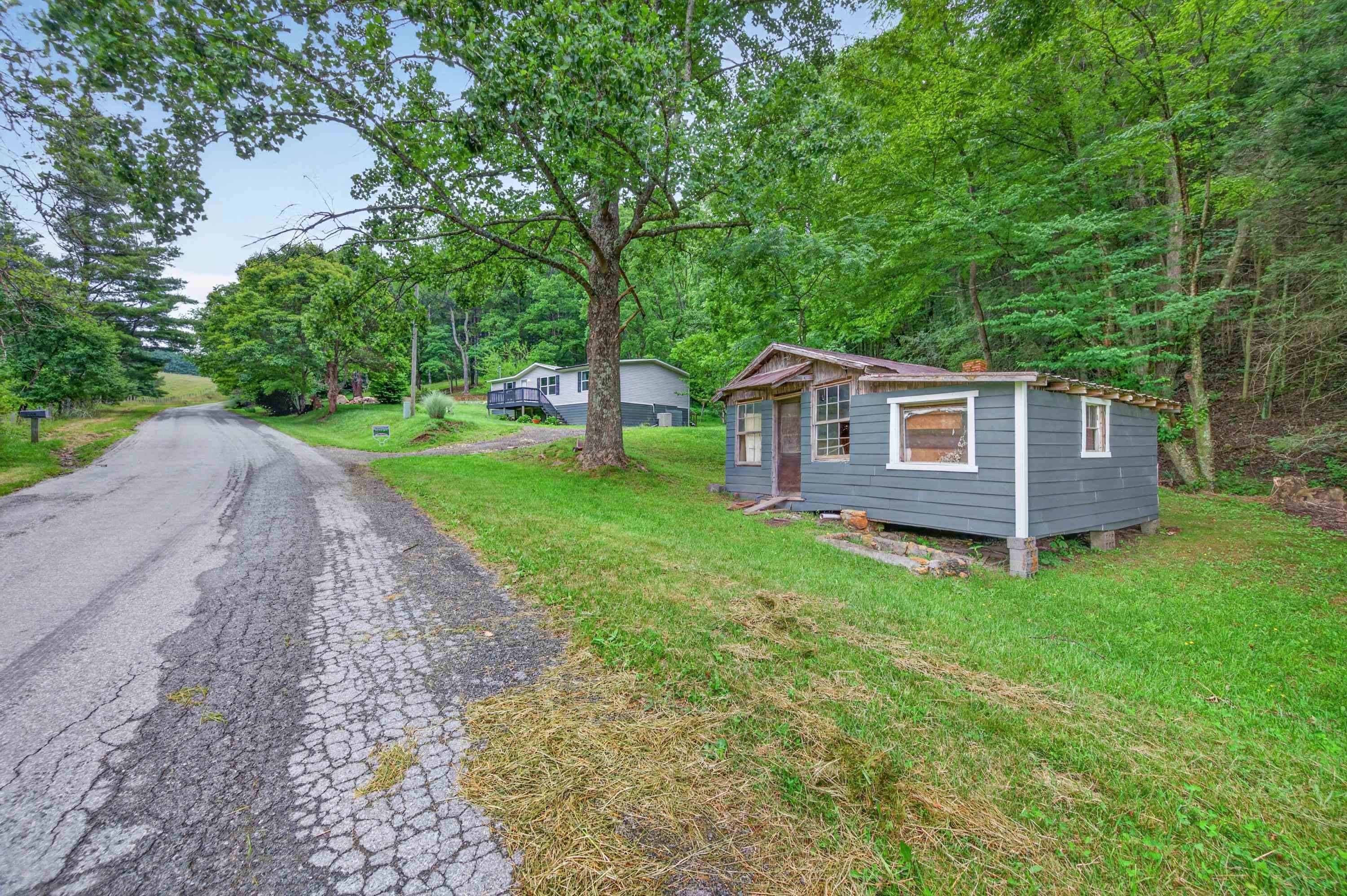 1625 Hollandsworth Road NW Indian Valley VA 24105
