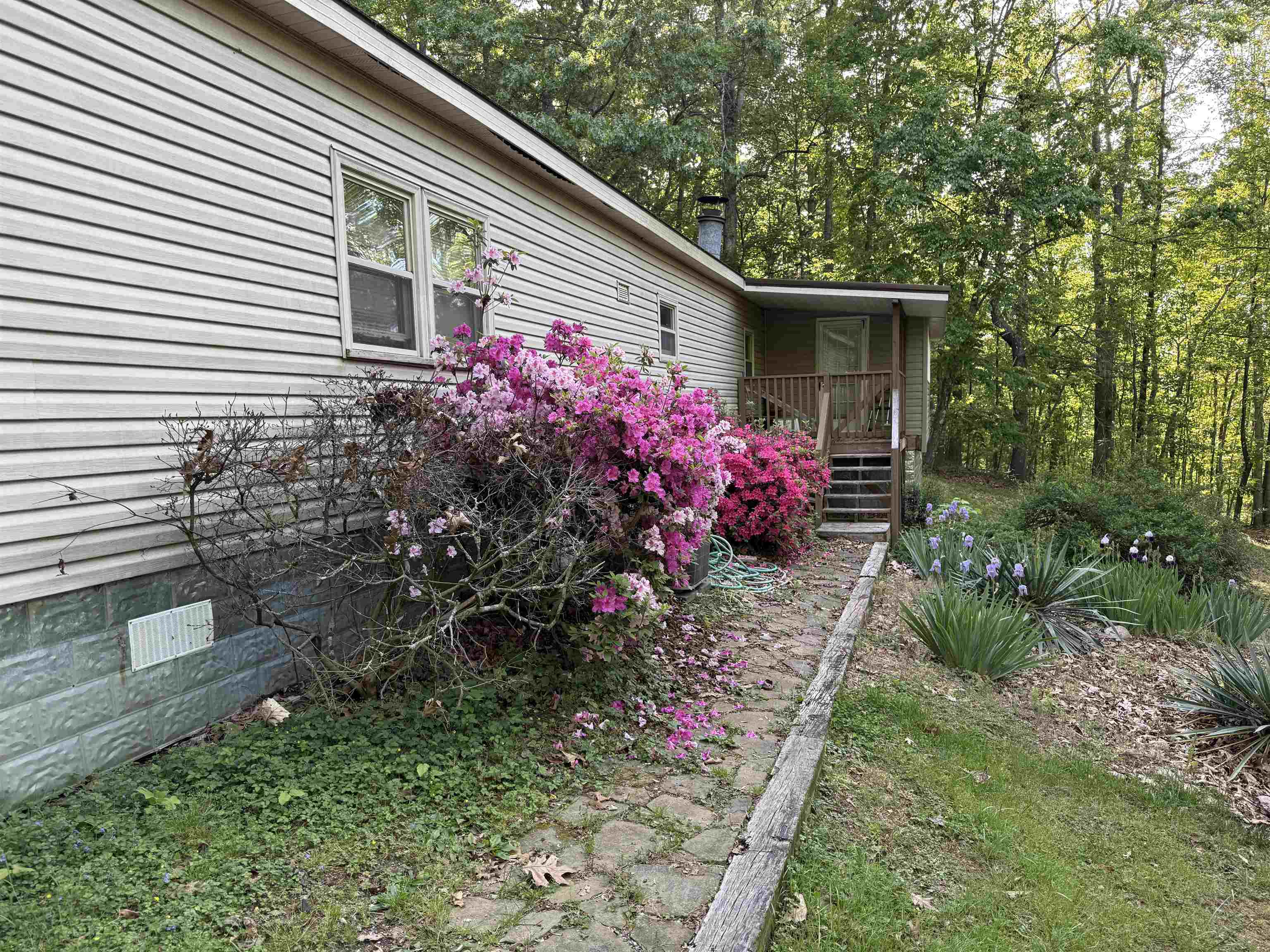 5435 Coles Road Elliston VA 24087