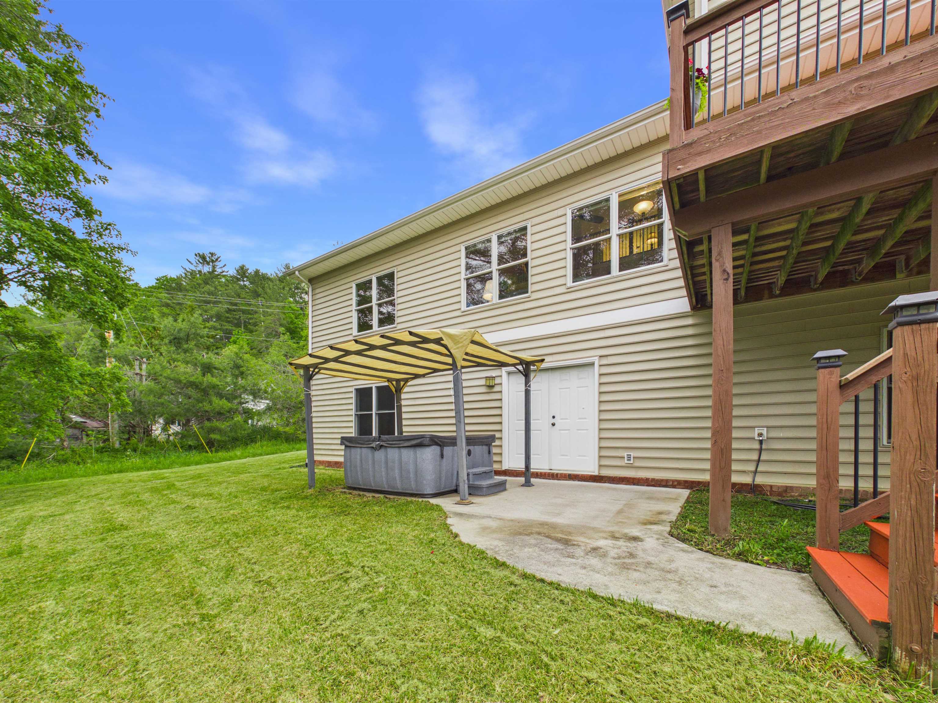 212 Bishop Road Blacksburg VA 24060