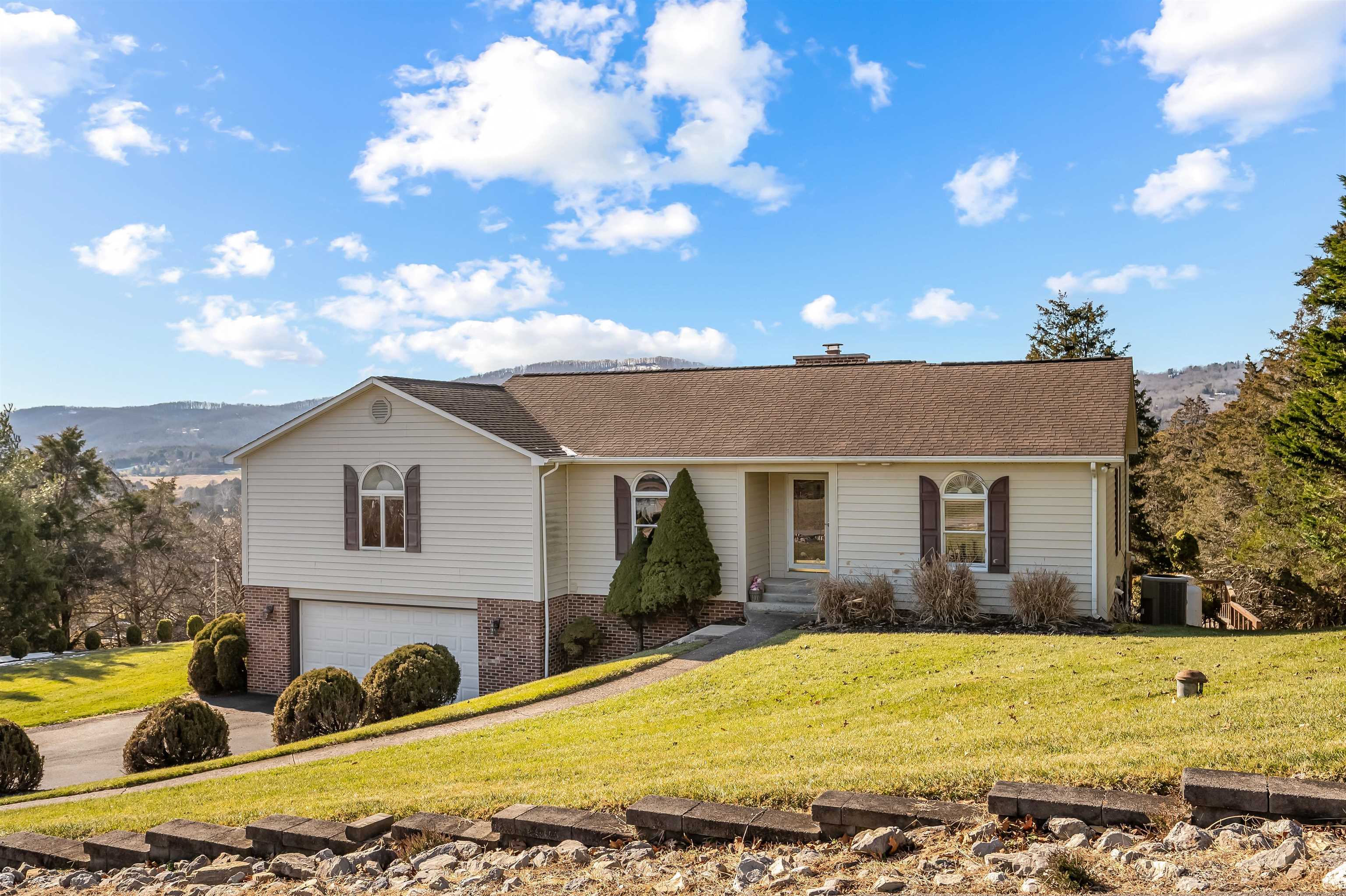 1789 Mountainside Drive Blacksburg VA 24060