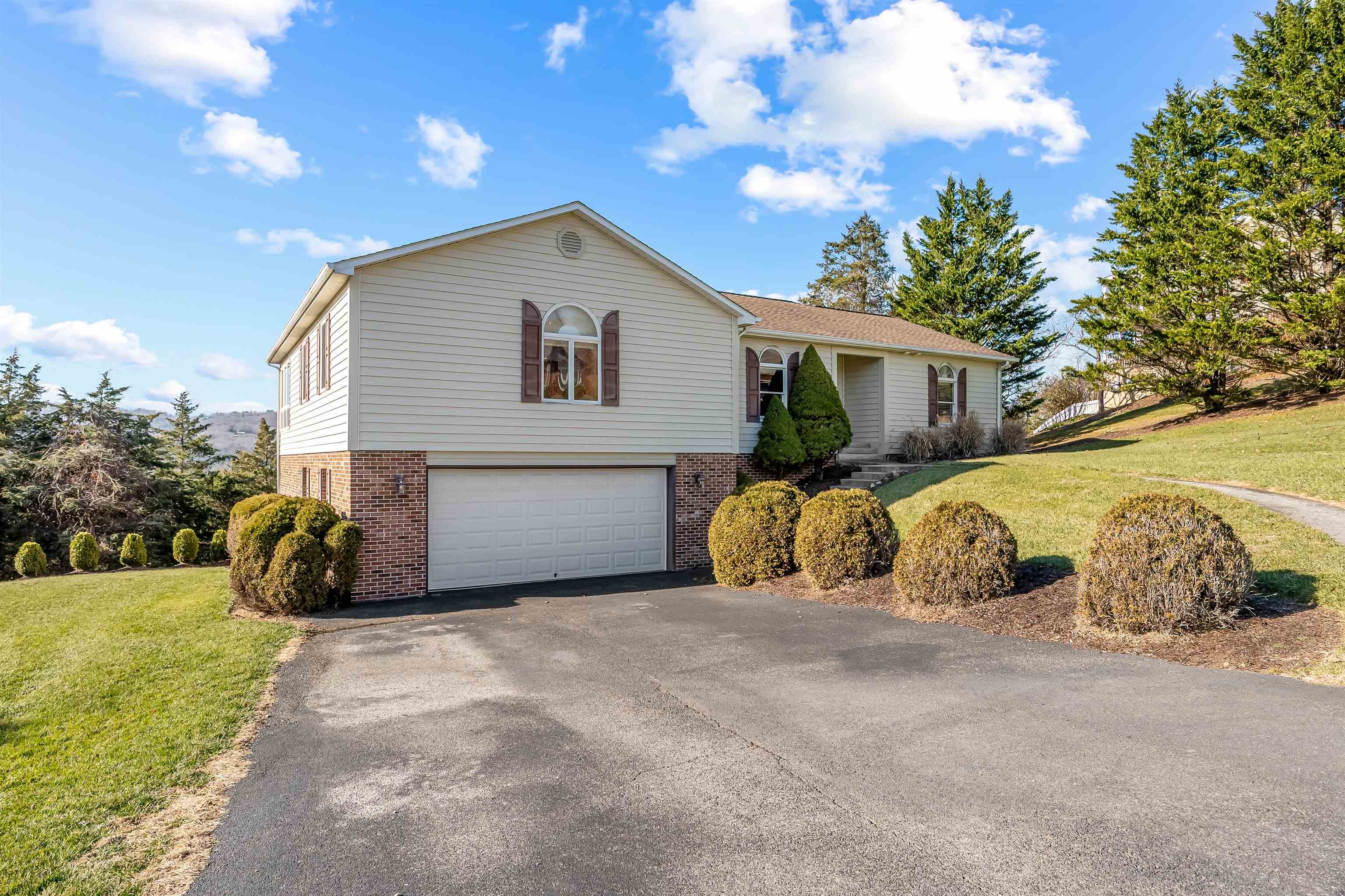 1789 Mountainside Drive Blacksburg VA 24060