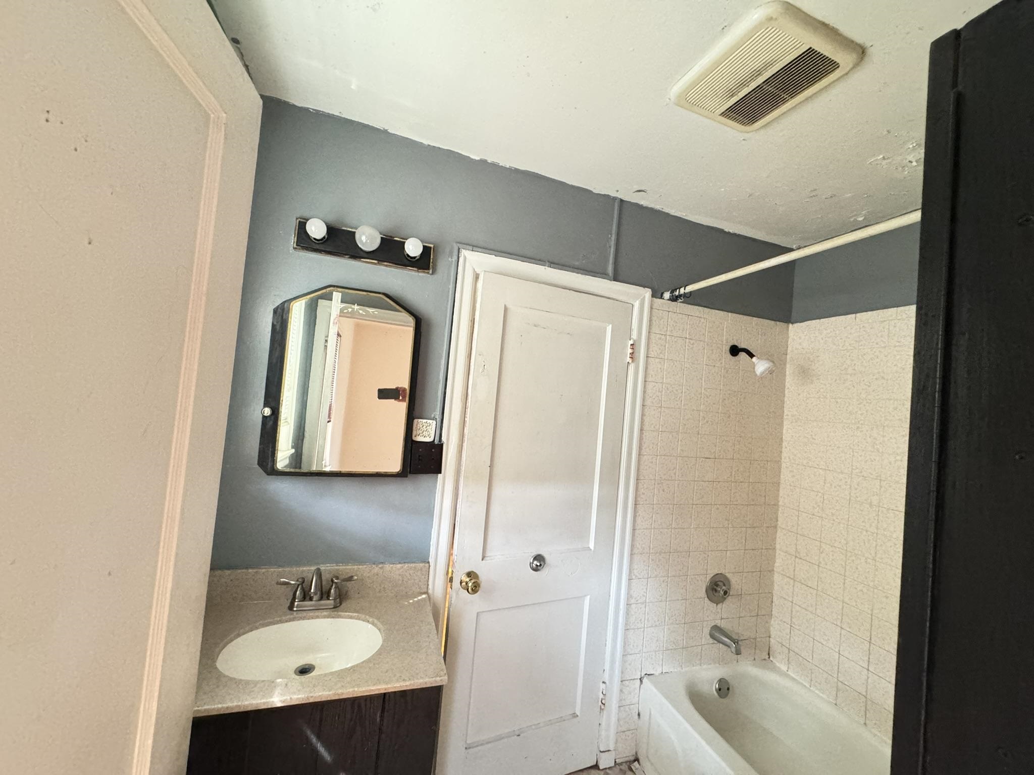 6612 South Drive Fairlawn VA 24141