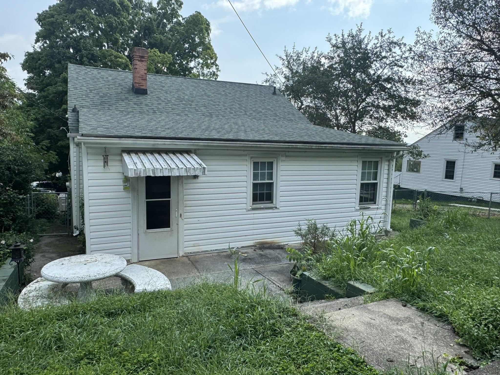 6612 South Drive Fairlawn VA 24141