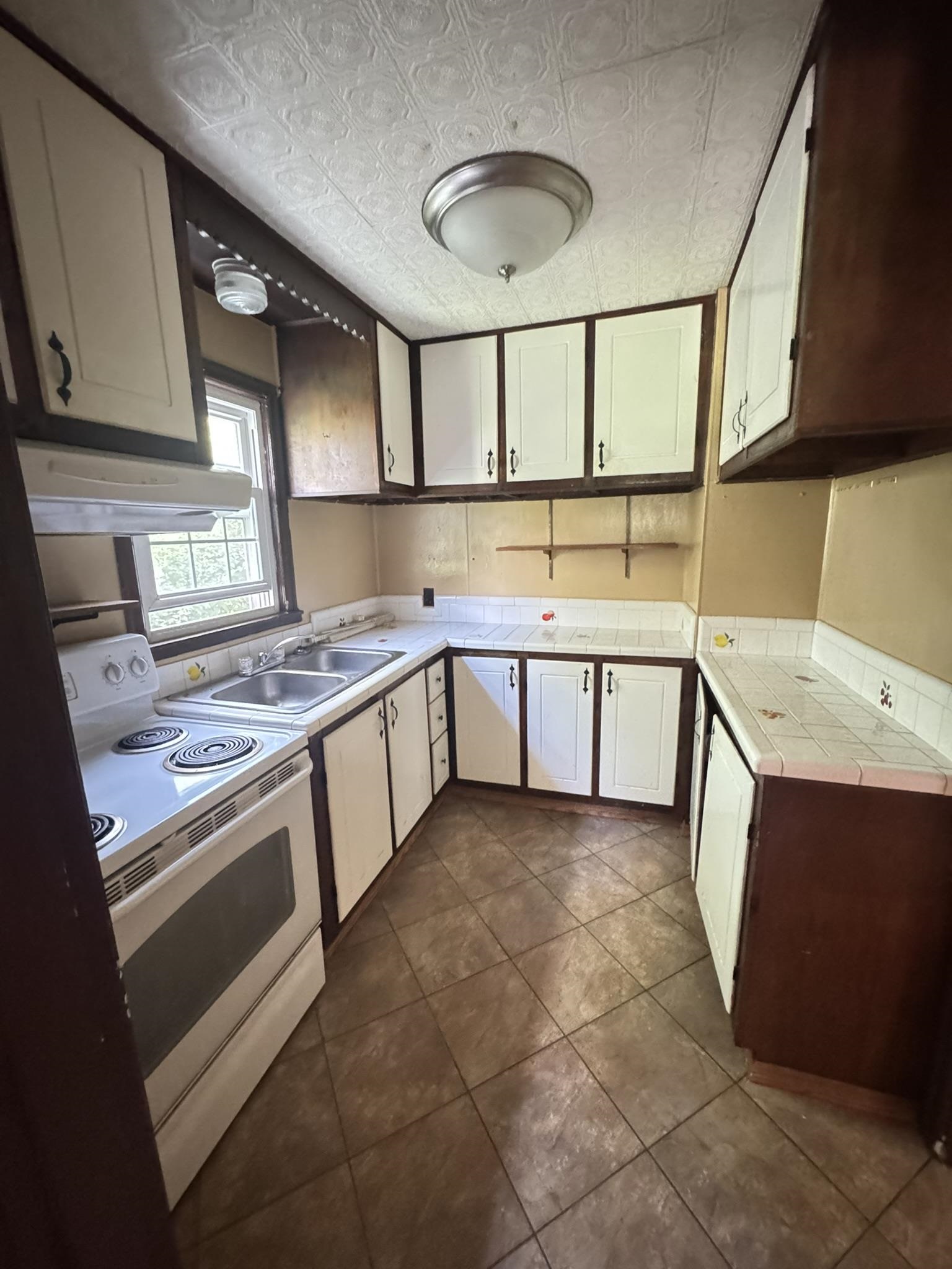 6612 South Drive Fairlawn VA 24141