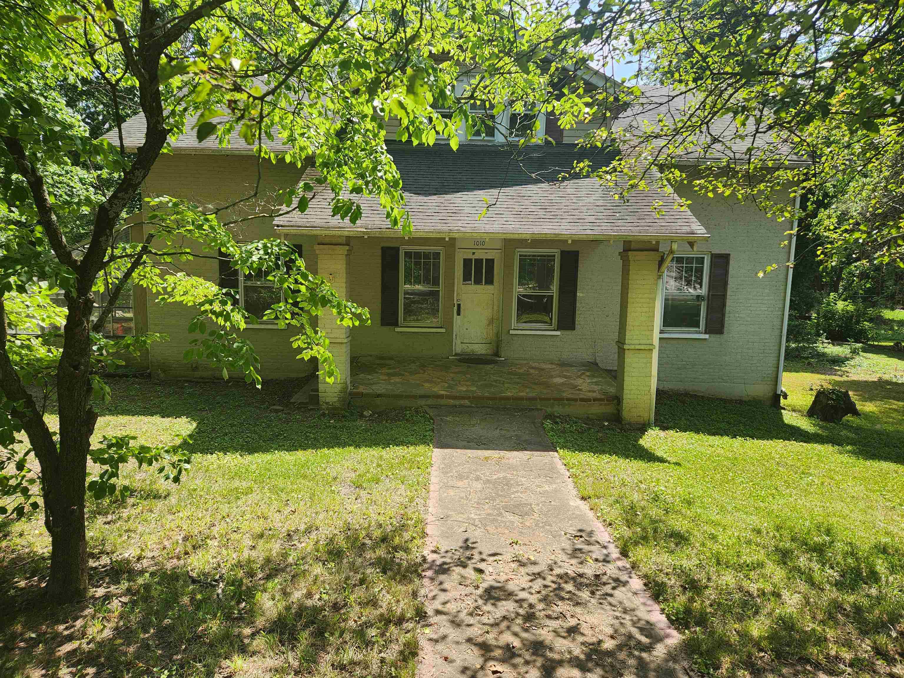 1010 S Main Street Blacksburg VA 24060