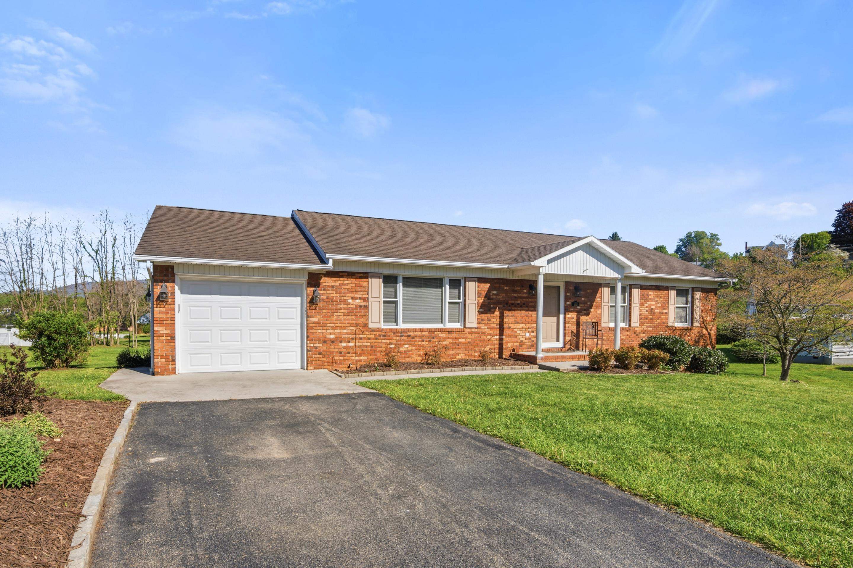 103 Huffman Drive Pearisburg VA 24134