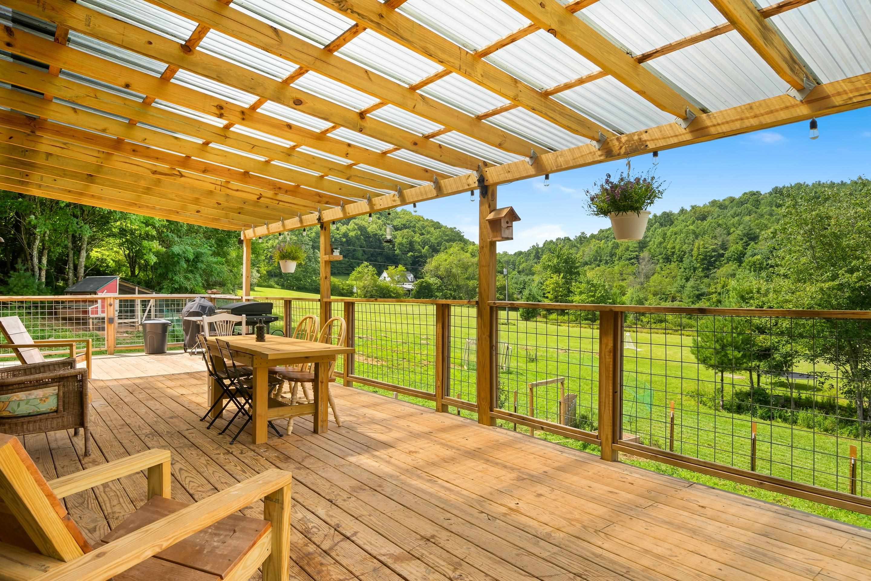 1591 Moles Road SW Willis VA 24380