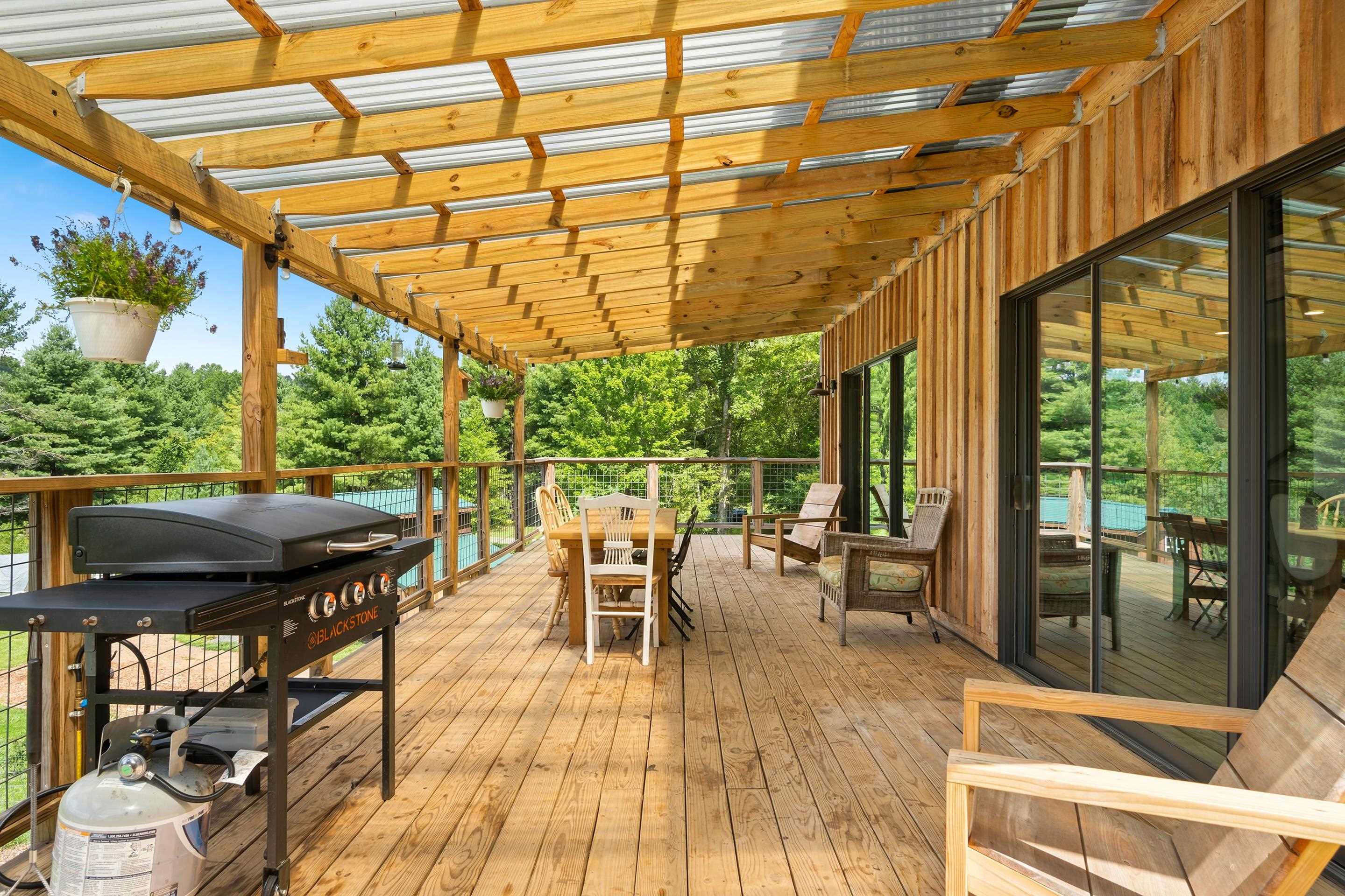 1591 Moles Road SW Willis VA 24380
