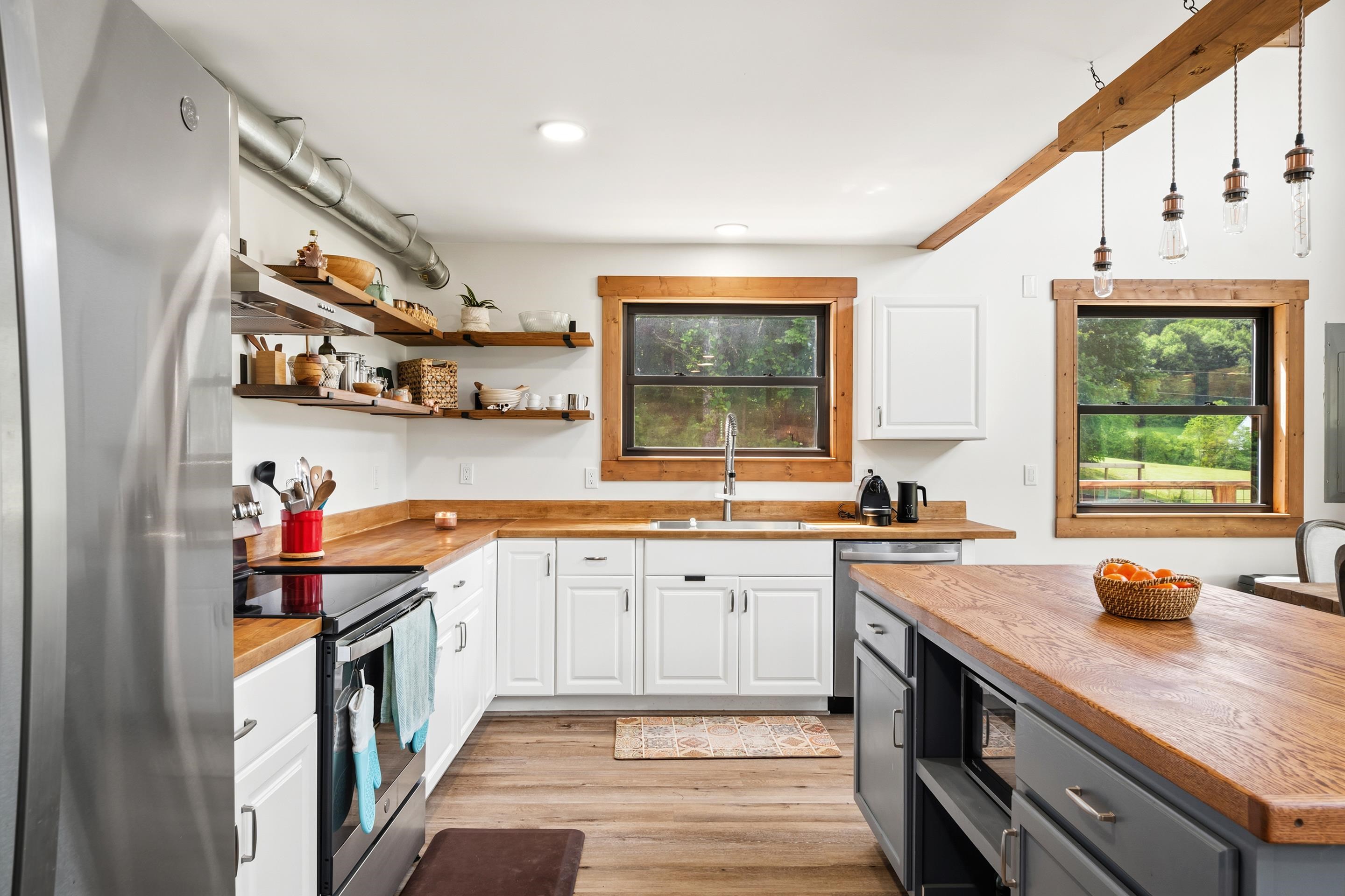 1591 Moles Road SW Willis VA 24380