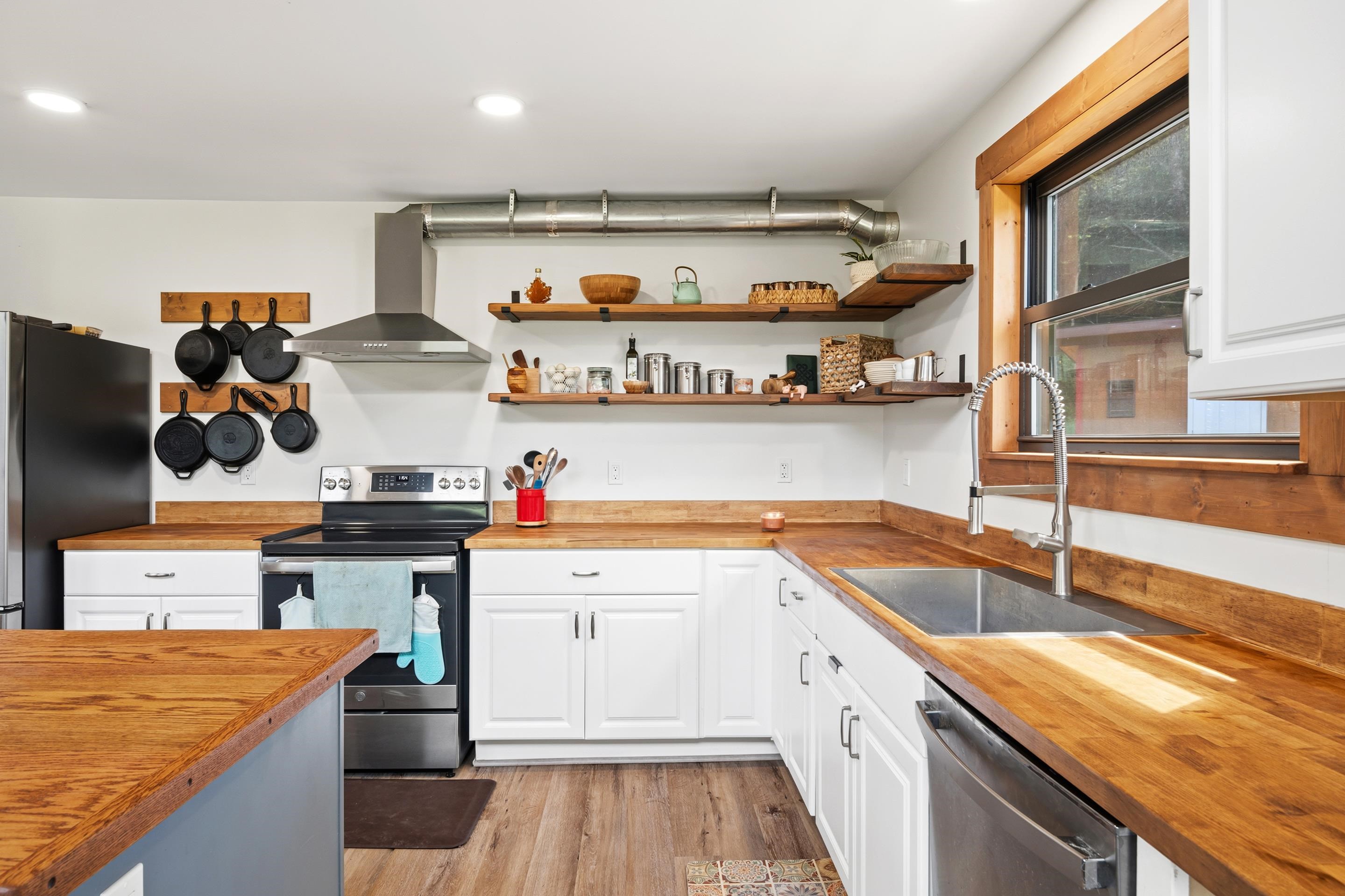 1591 Moles Road SW Willis VA 24380