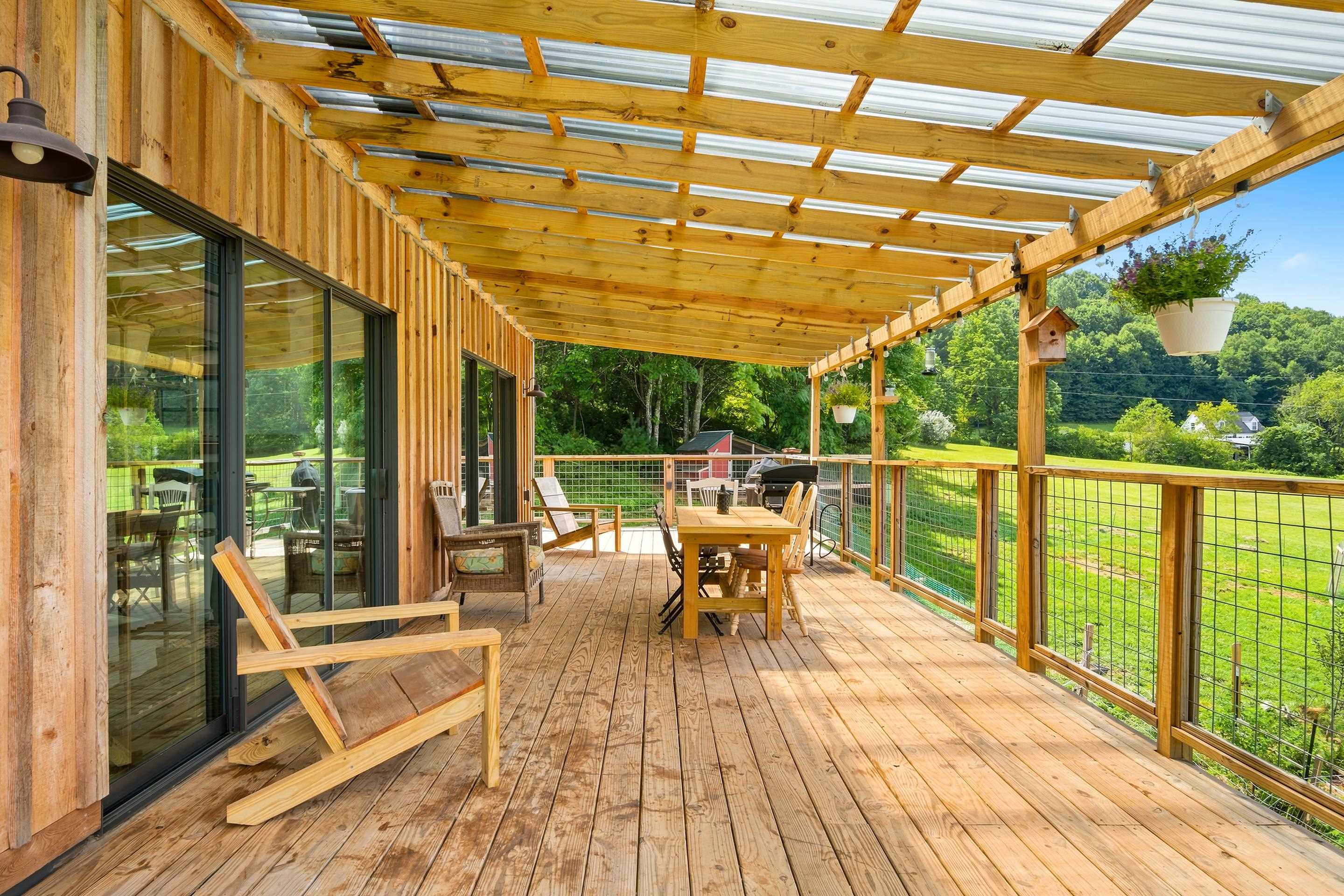1591 Moles Road SW Willis VA 24380