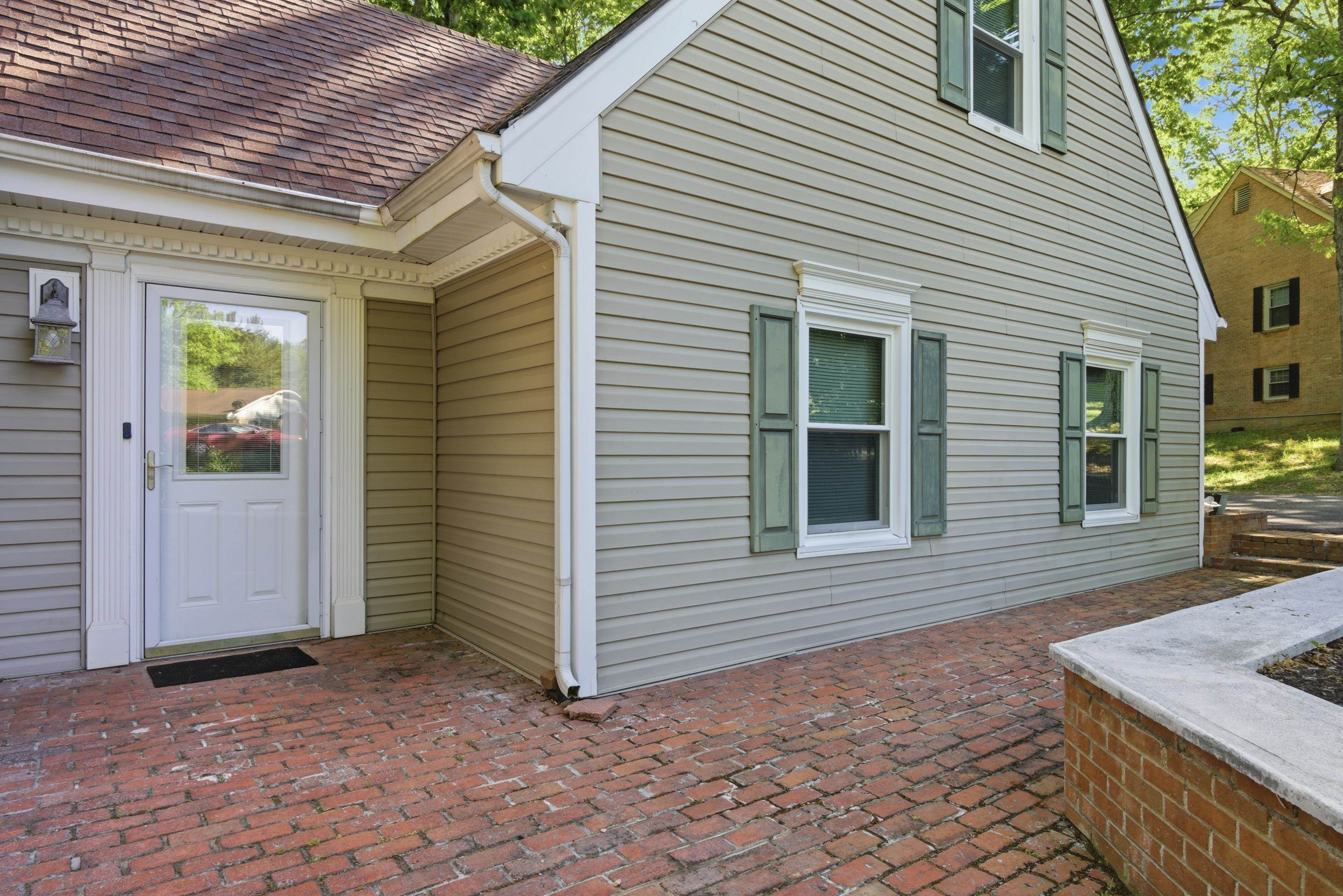 311 Chestnut Street Pearisburg VA 24134