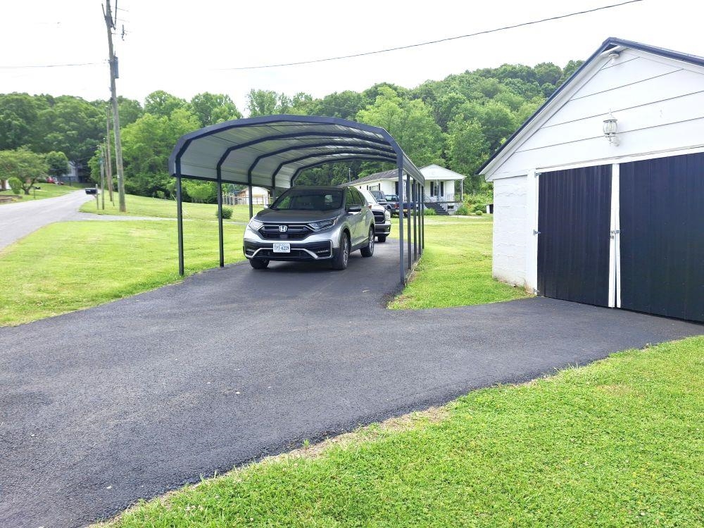 140 Pinehurst Avenue Narrows VA 24124