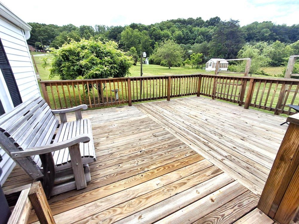 140 Pinehurst Avenue Narrows VA 24124