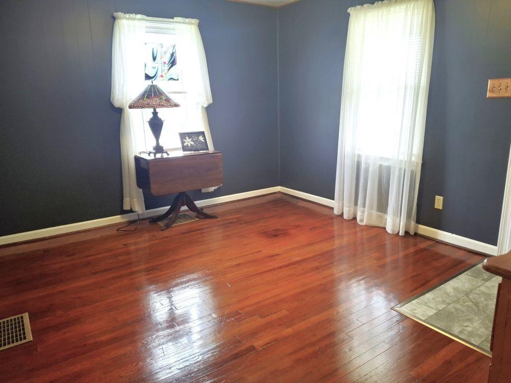 140 Pinehurst Avenue Narrows VA 24124