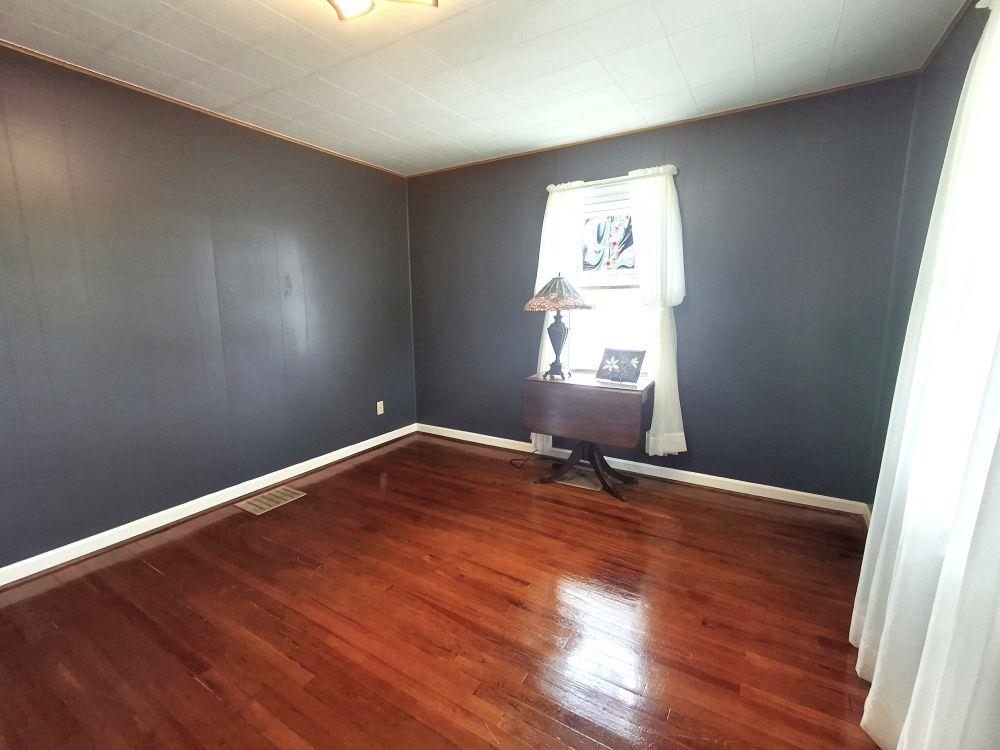 140 Pinehurst Avenue Narrows VA 24124