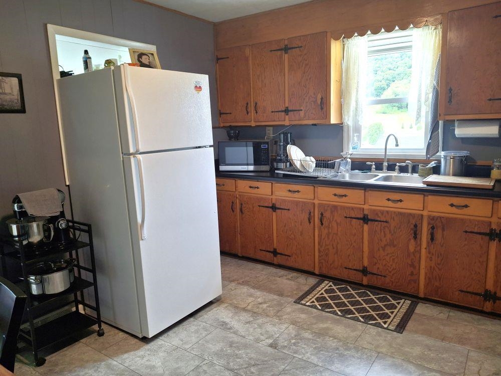 140 Pinehurst Avenue Narrows VA 24124