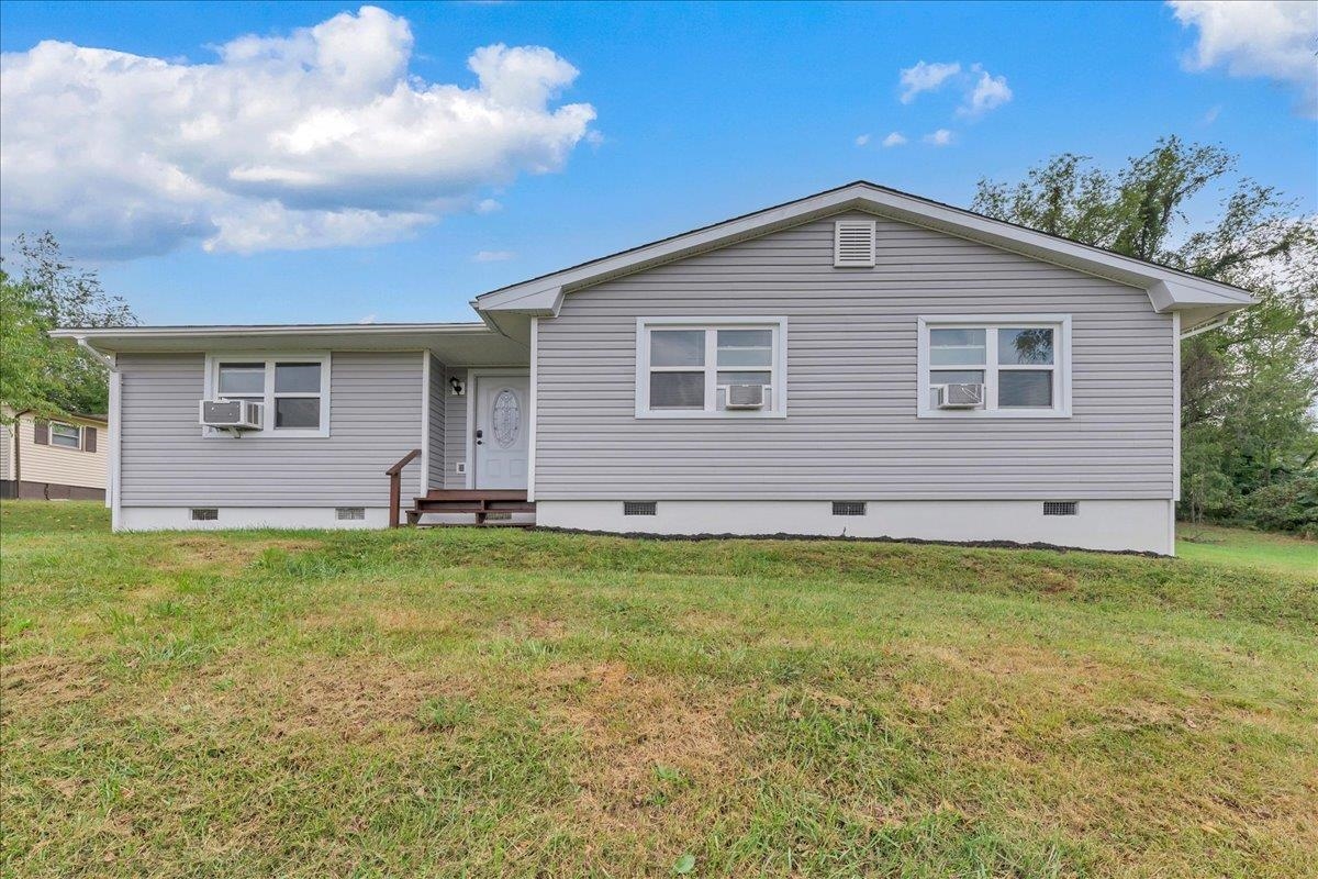 935 NE Depot Street NE Christiansburg VA 24073