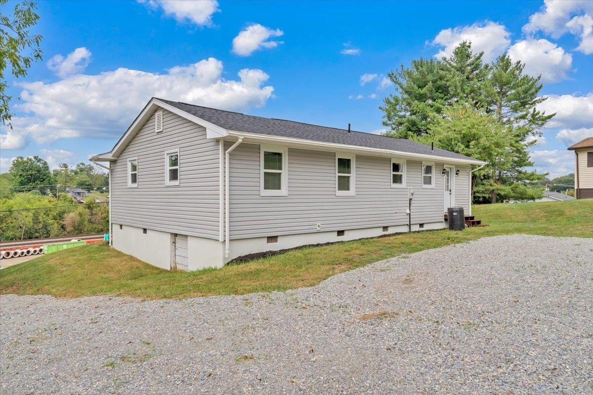 935 NE Depot Street NE Christiansburg VA 24073