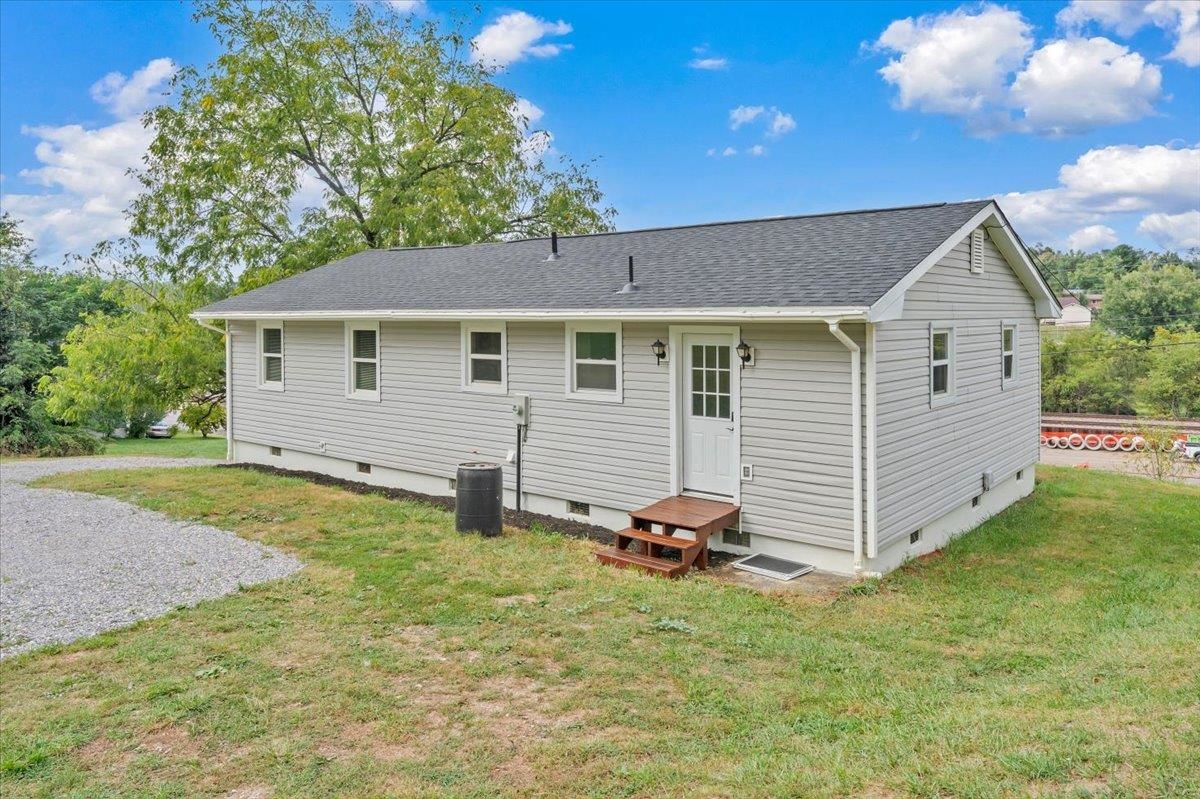 935 NE Depot Street NE Christiansburg VA 24073