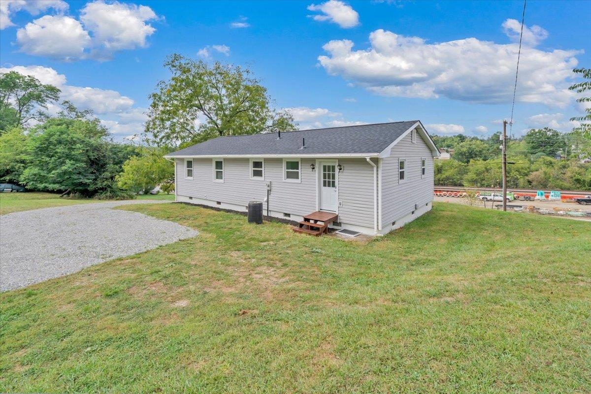 935 NE Depot Street NE Christiansburg VA 24073