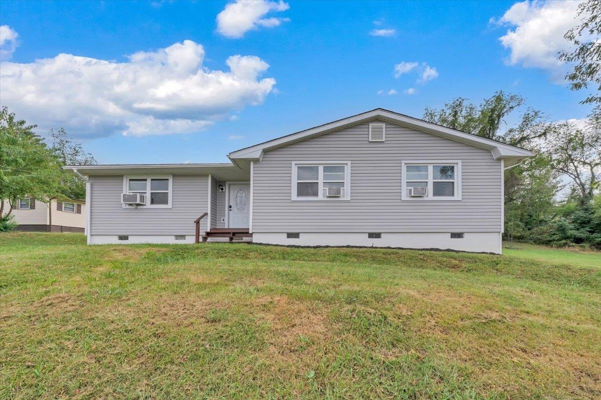 935 NE Depot Street NE Christiansburg VA 24073