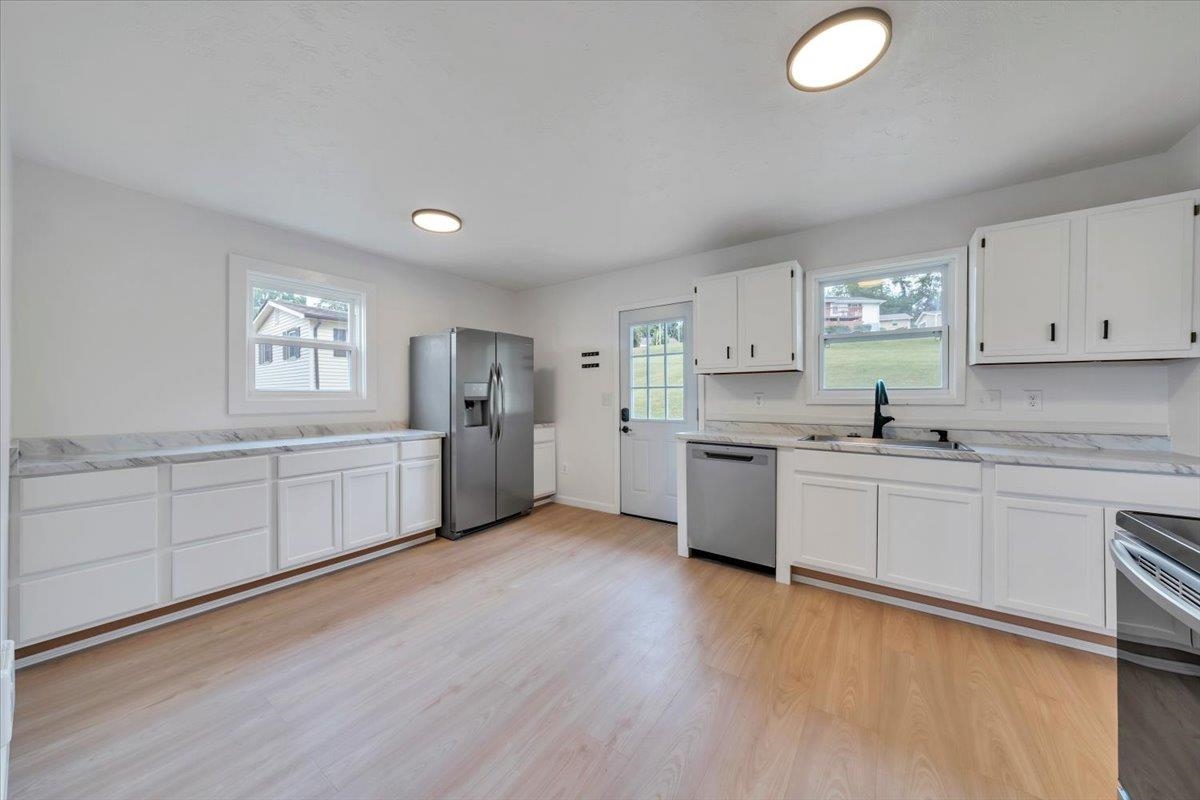935 NE Depot Street NE Christiansburg VA 24073