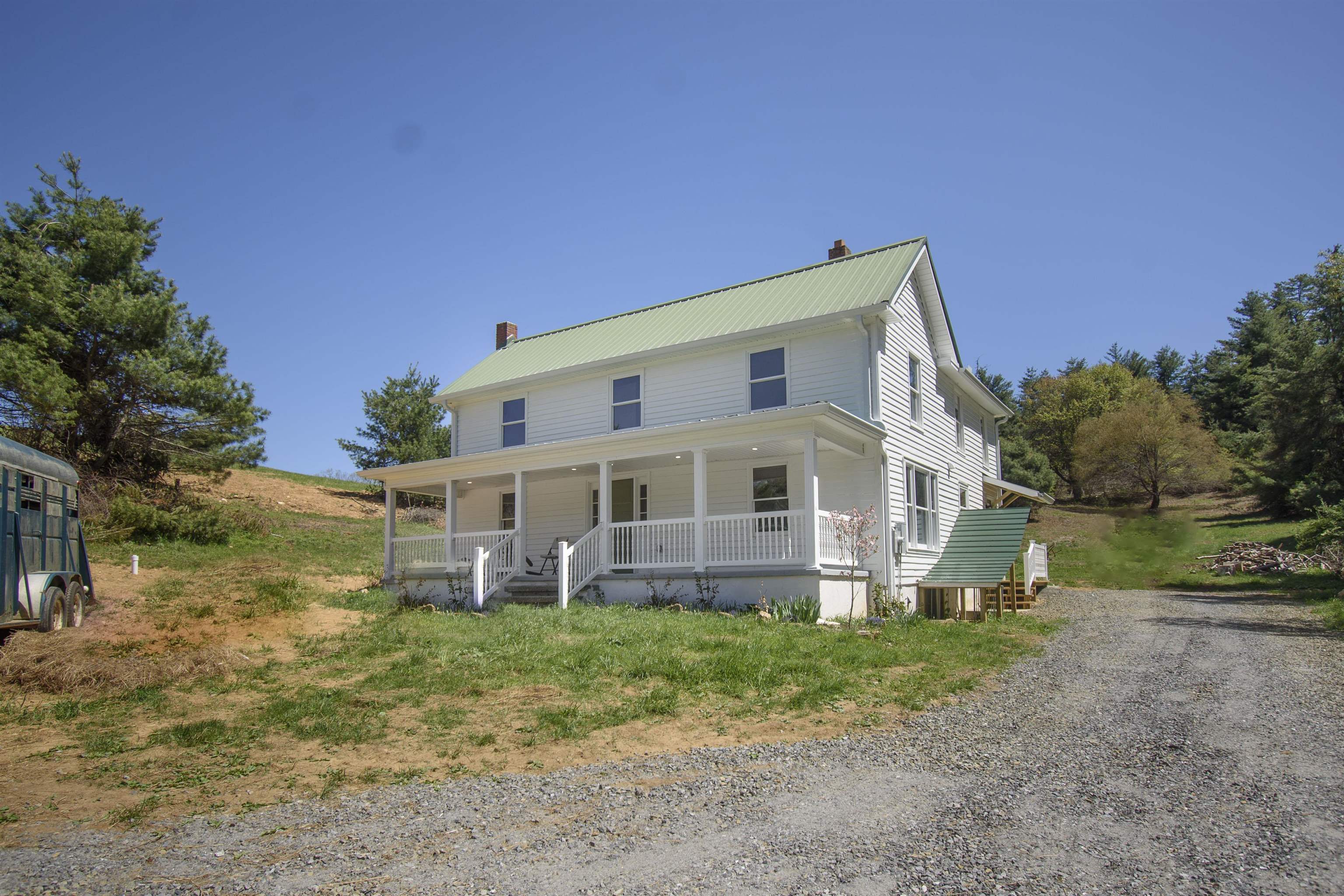 809 Graysville Road SE Copper Hill VA 24079