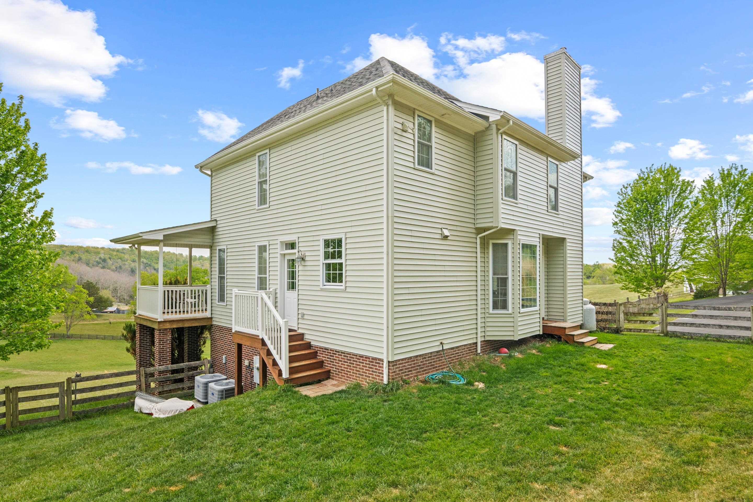 1471 Red Hawk Run Christiansburg VA 24073