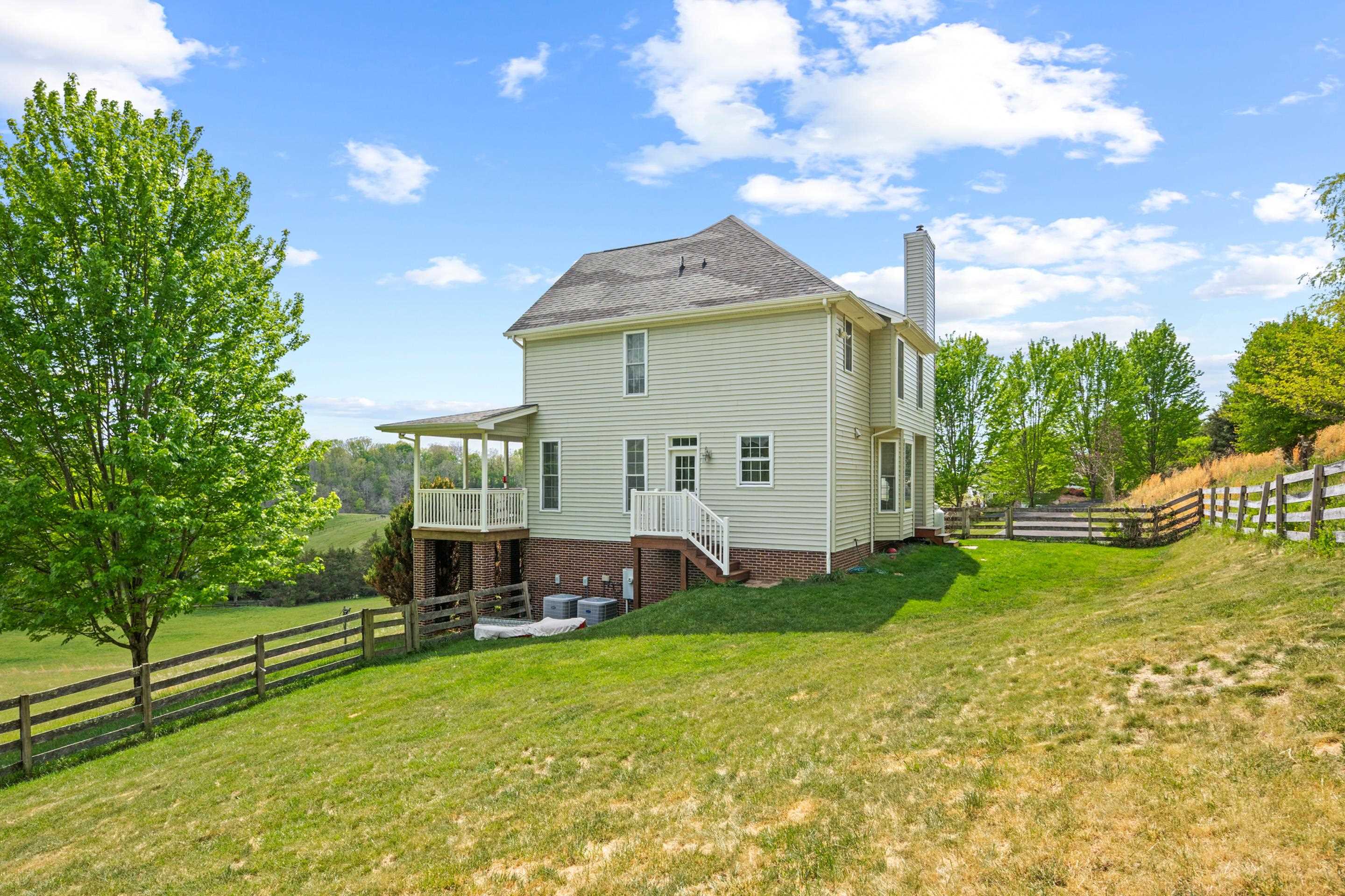 1471 Red Hawk Run Christiansburg VA 24073