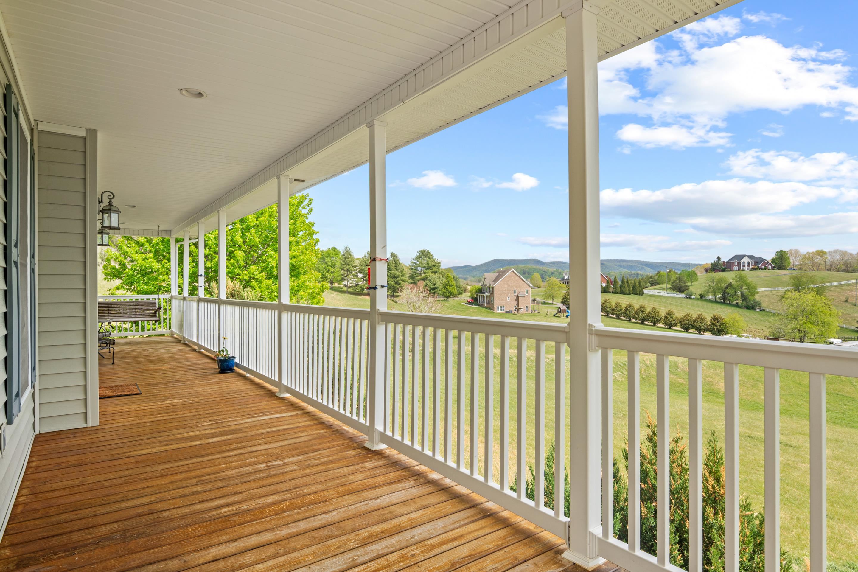 1471 Red Hawk Run Christiansburg VA 24073