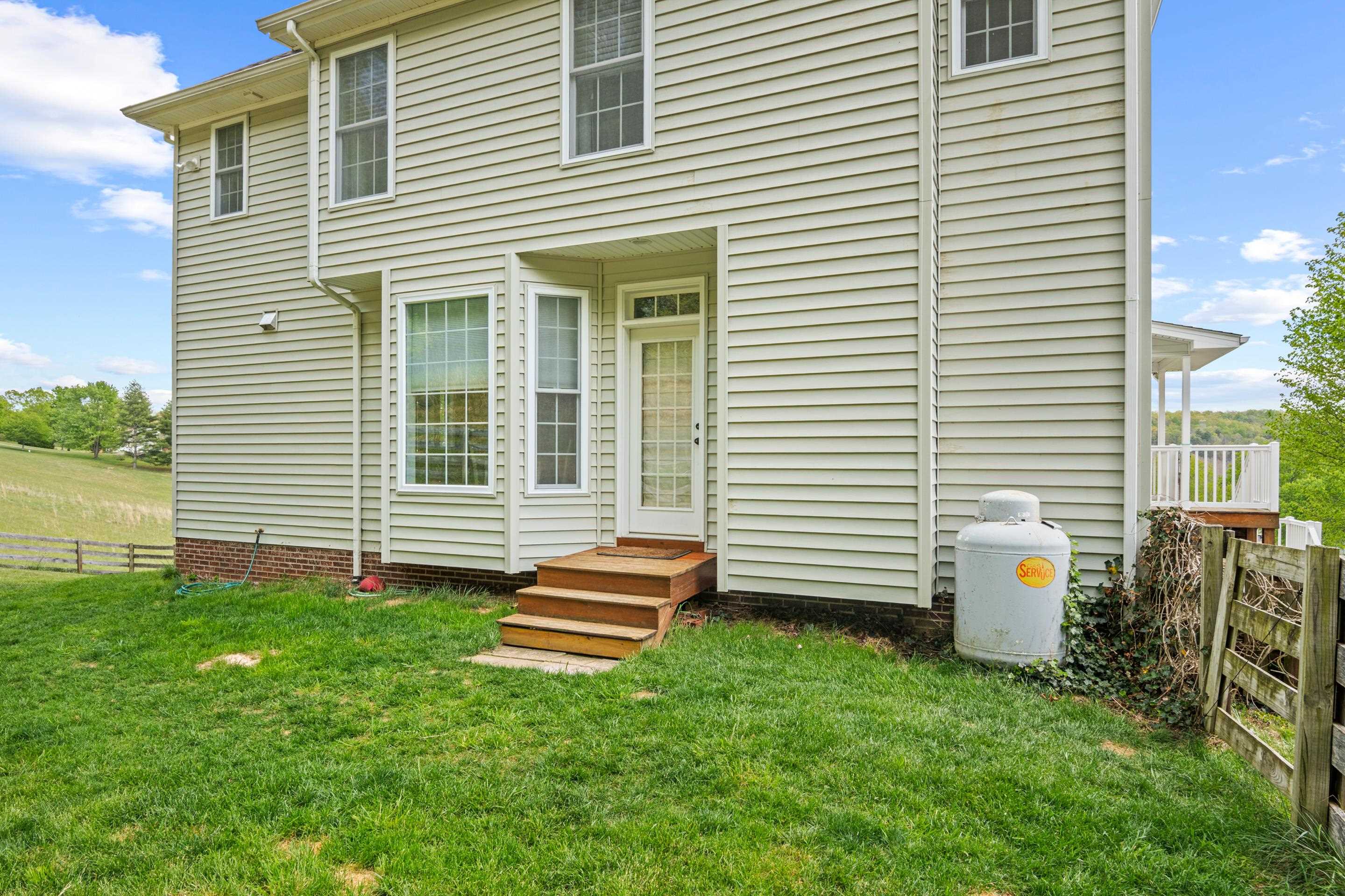 1471 Red Hawk Run Christiansburg VA 24073