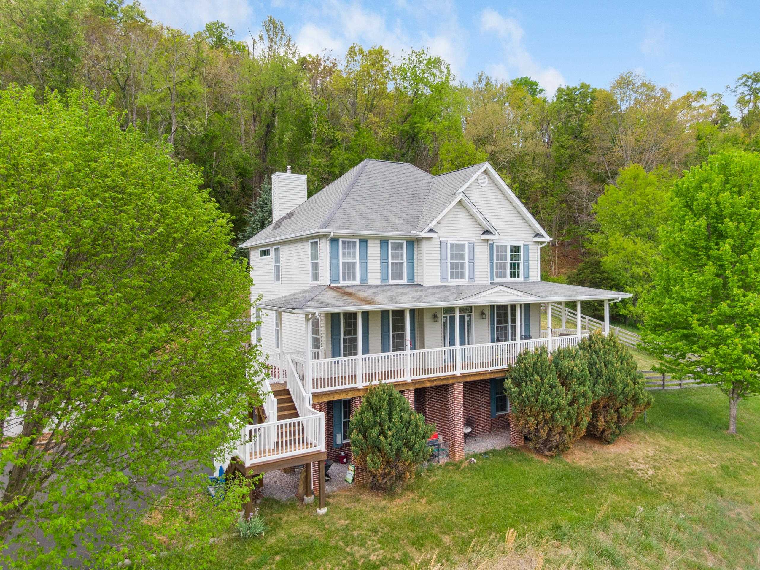 1471 Red Hawk Run Christiansburg VA 24073